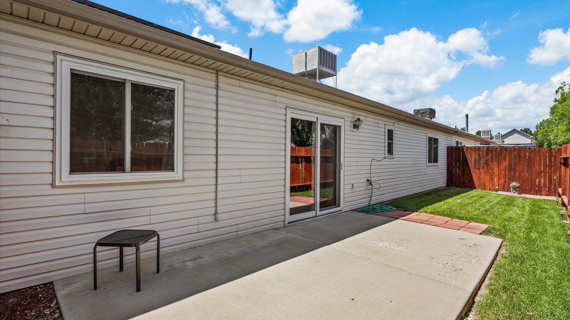 568 1/2 Villa Street Property Photo 15