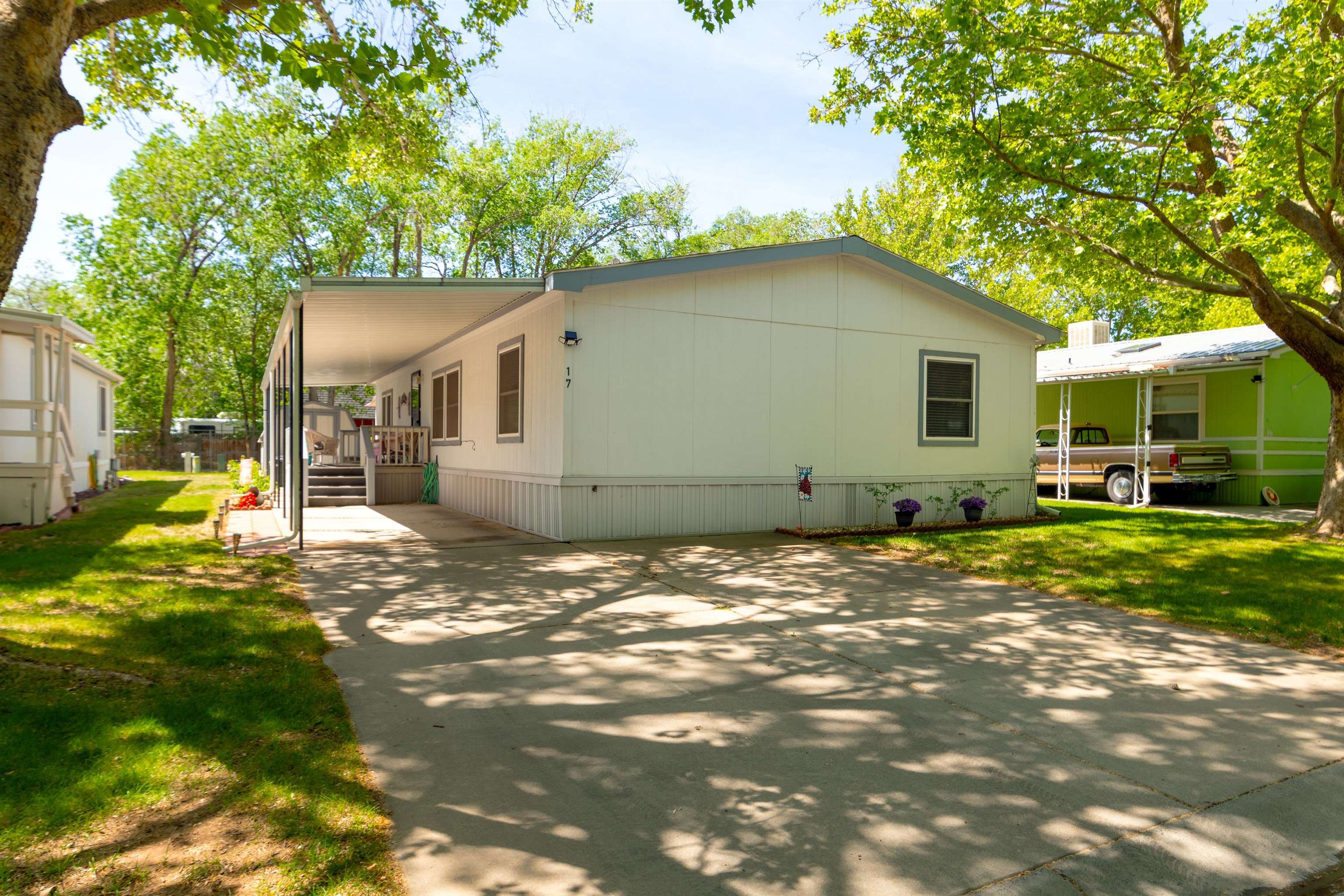 679 Brentwood Drive Property Photo 1
