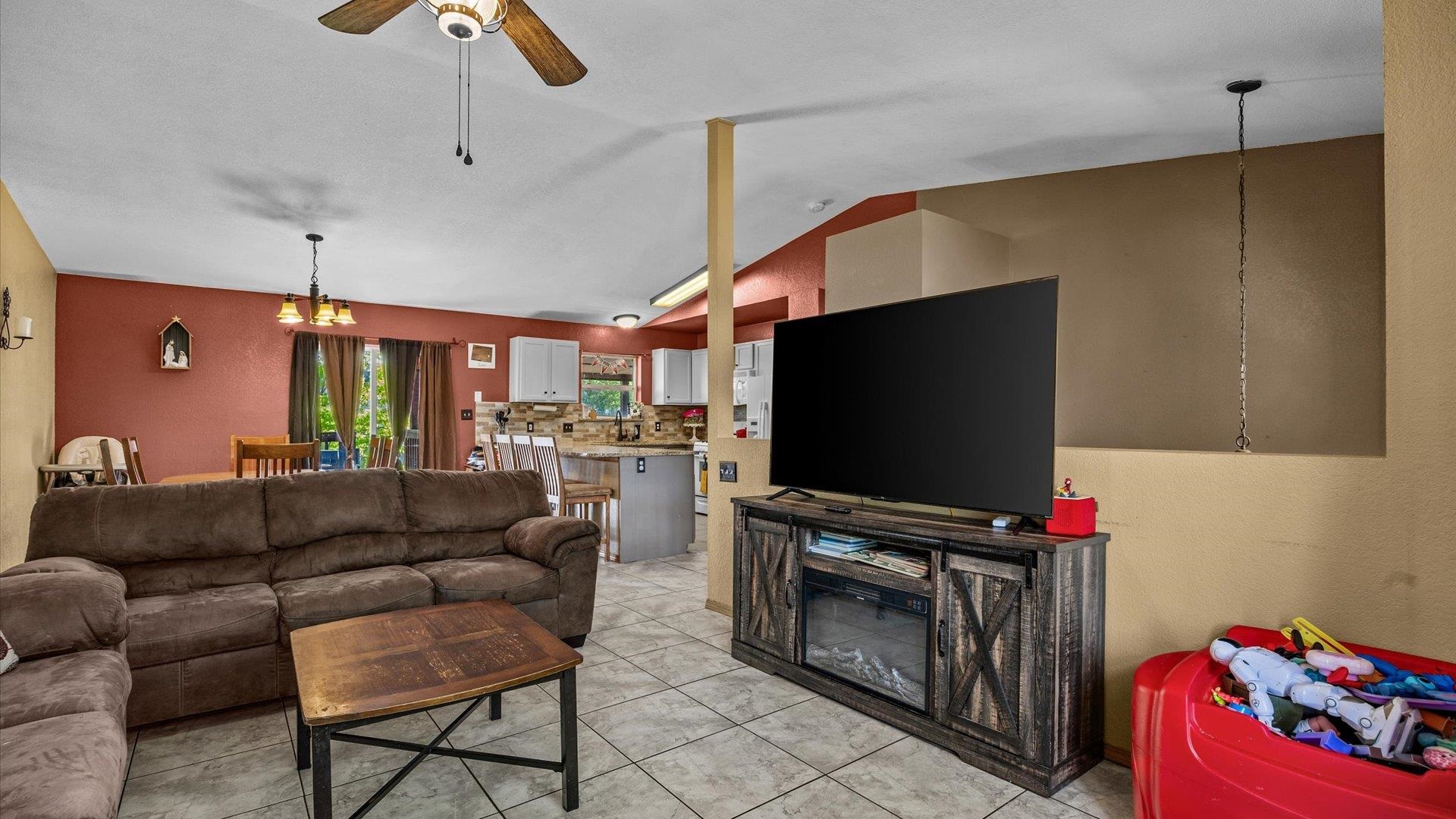 2460 Meadow Circle Property Photo 8