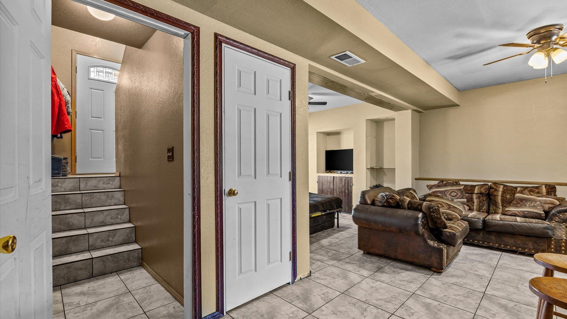 2460 Meadow Circle Property Photo 15