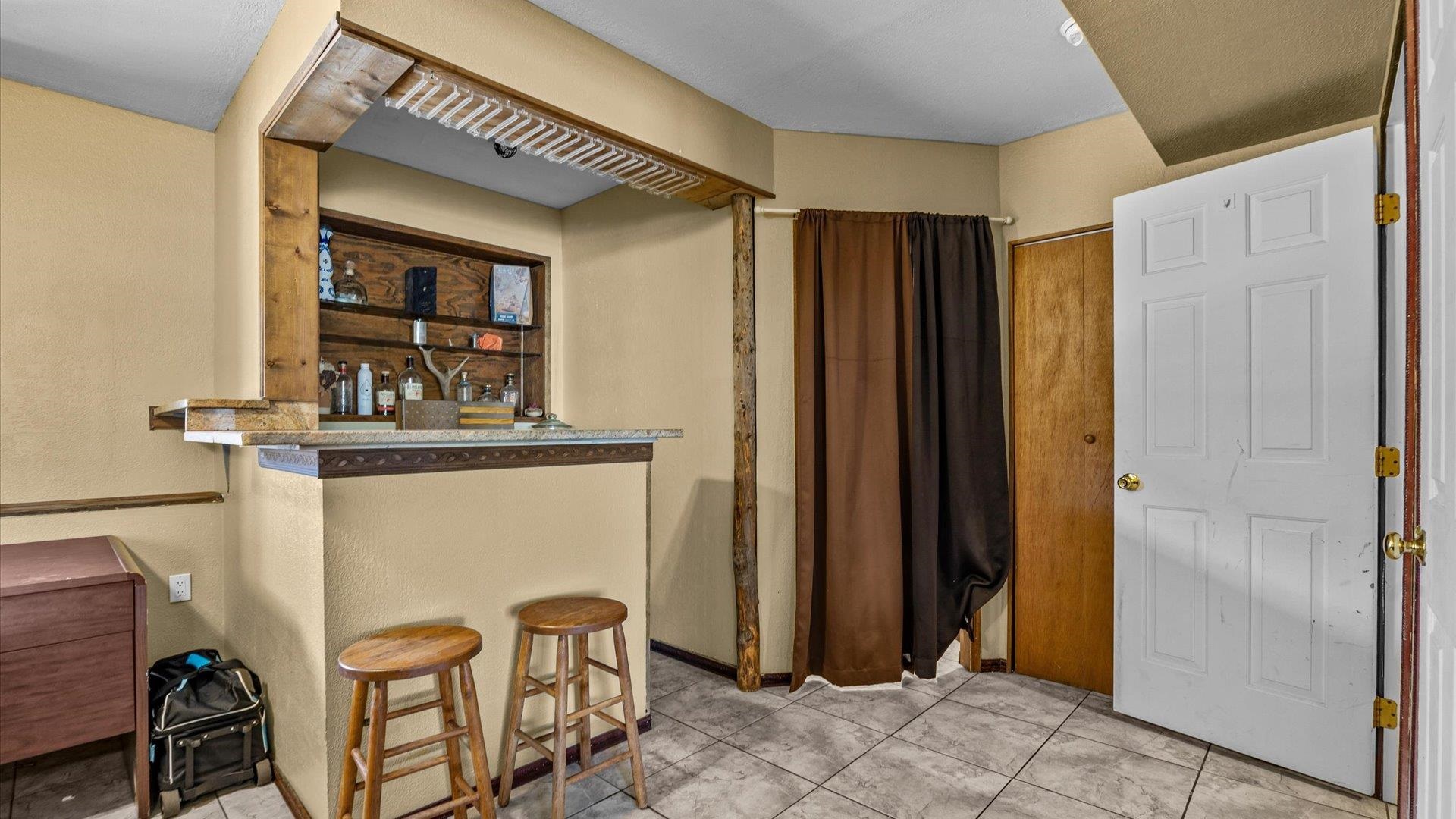 2460 Meadow Circle Property Photo 17
