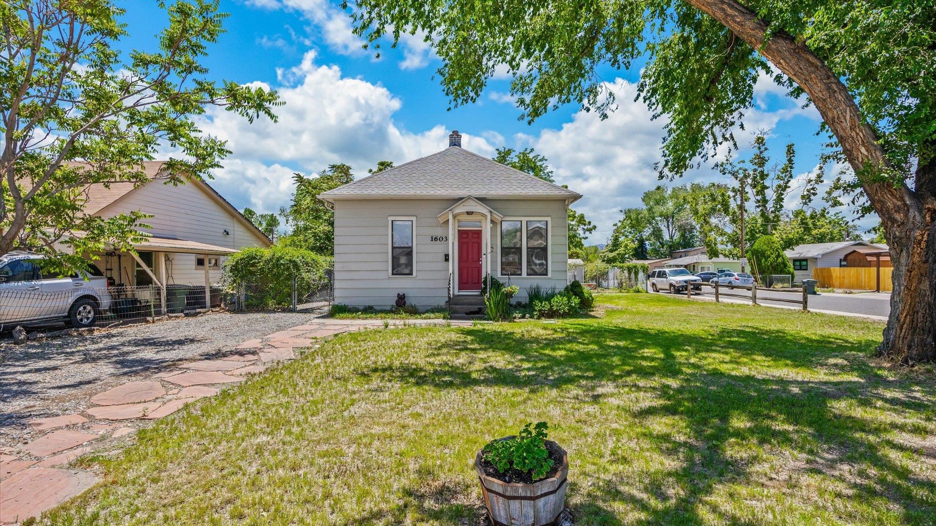 1603 Elm Avenue Property Photo 1