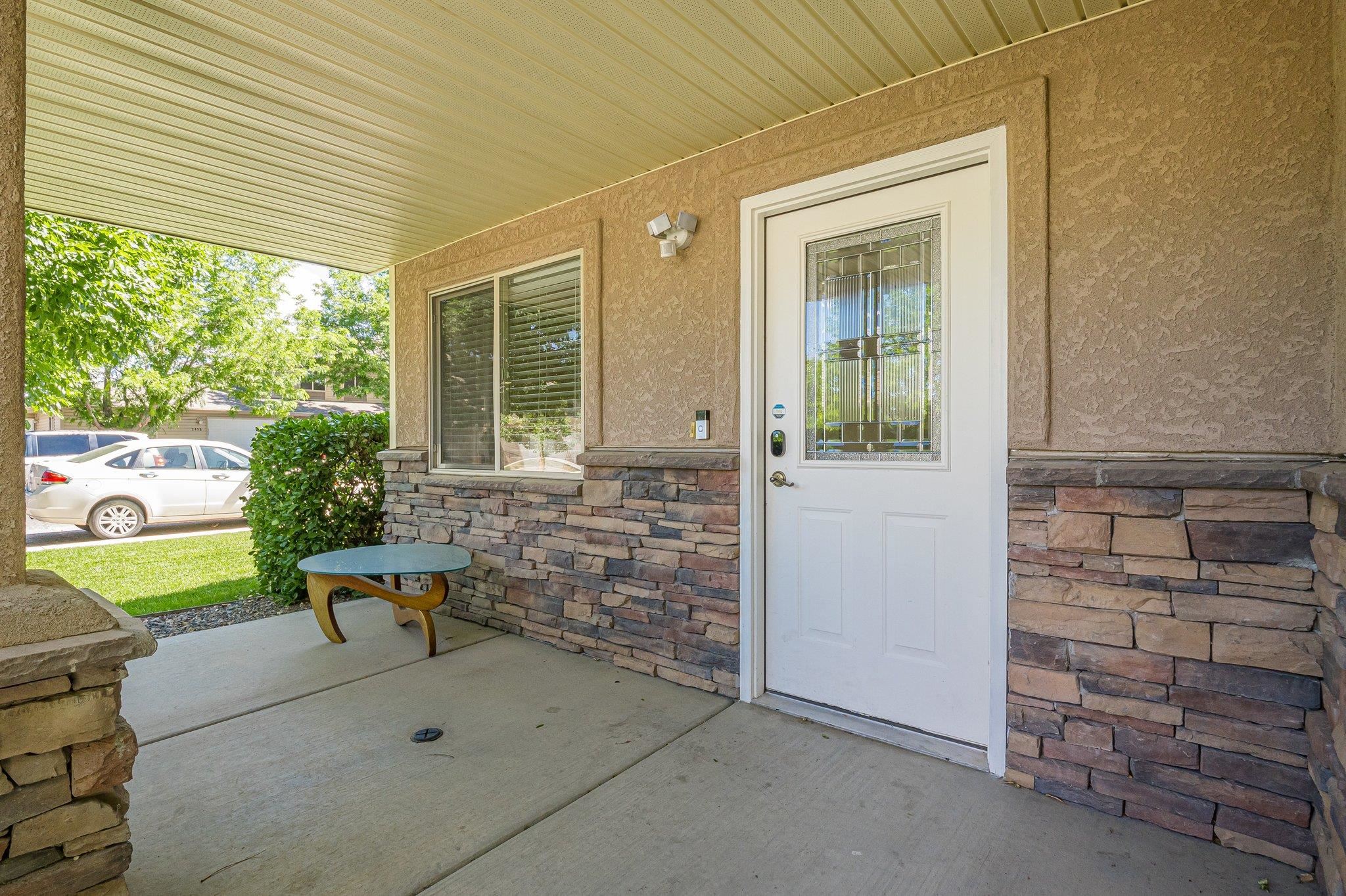 672 Pleasant Court Property Photo 2