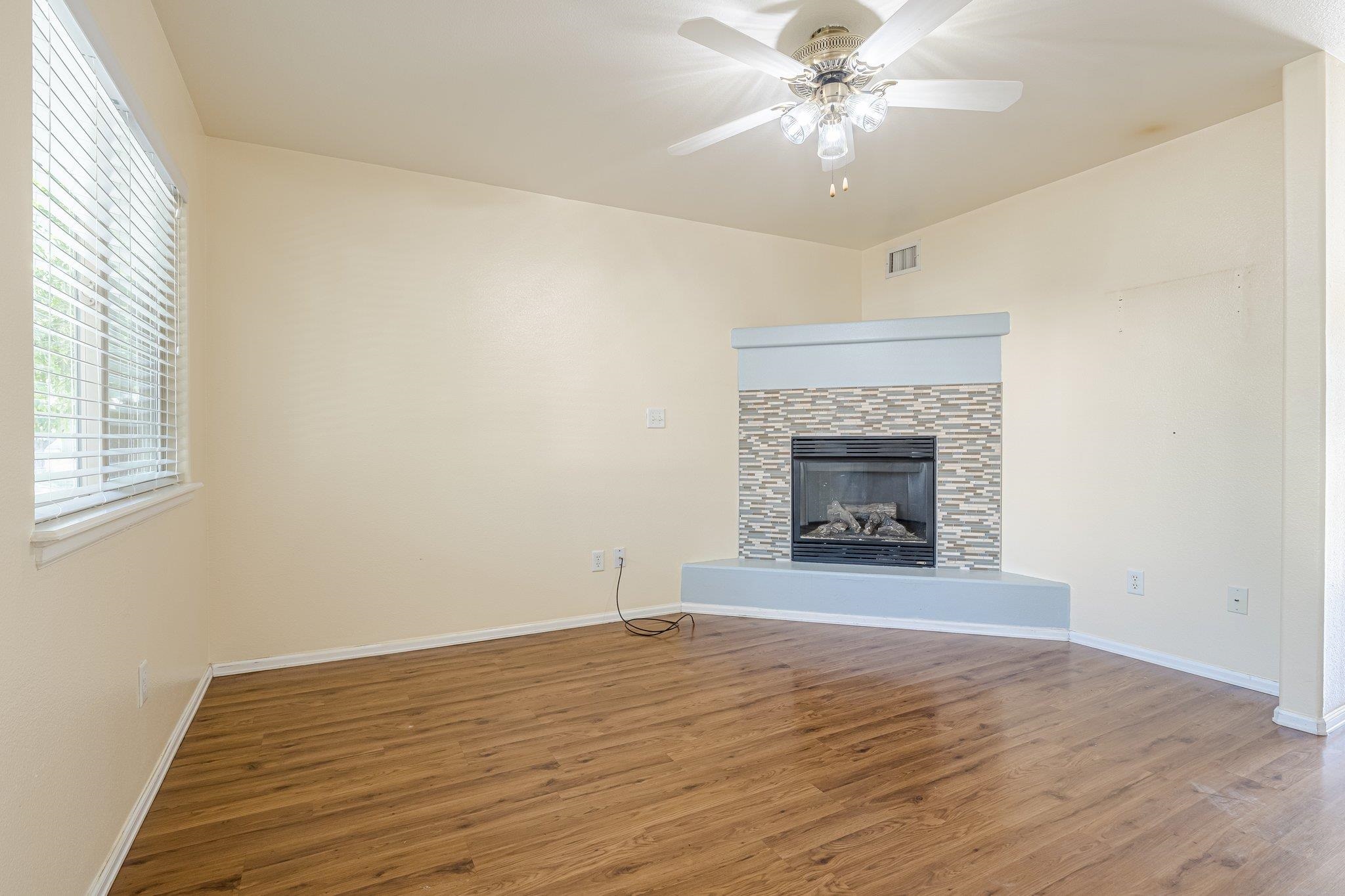 672 Pleasant Court Property Photo 4