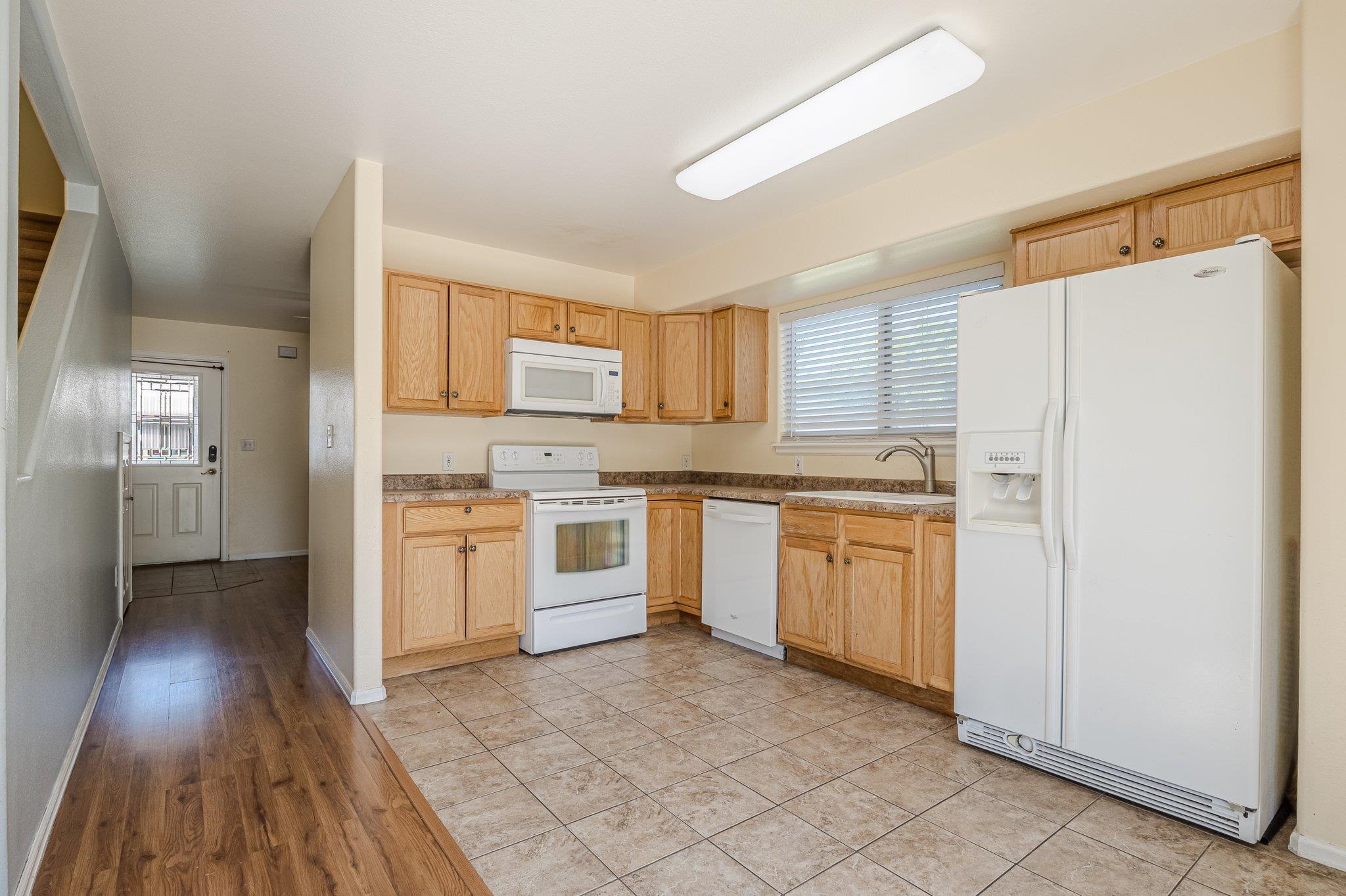 672 Pleasant Court Property Photo 5