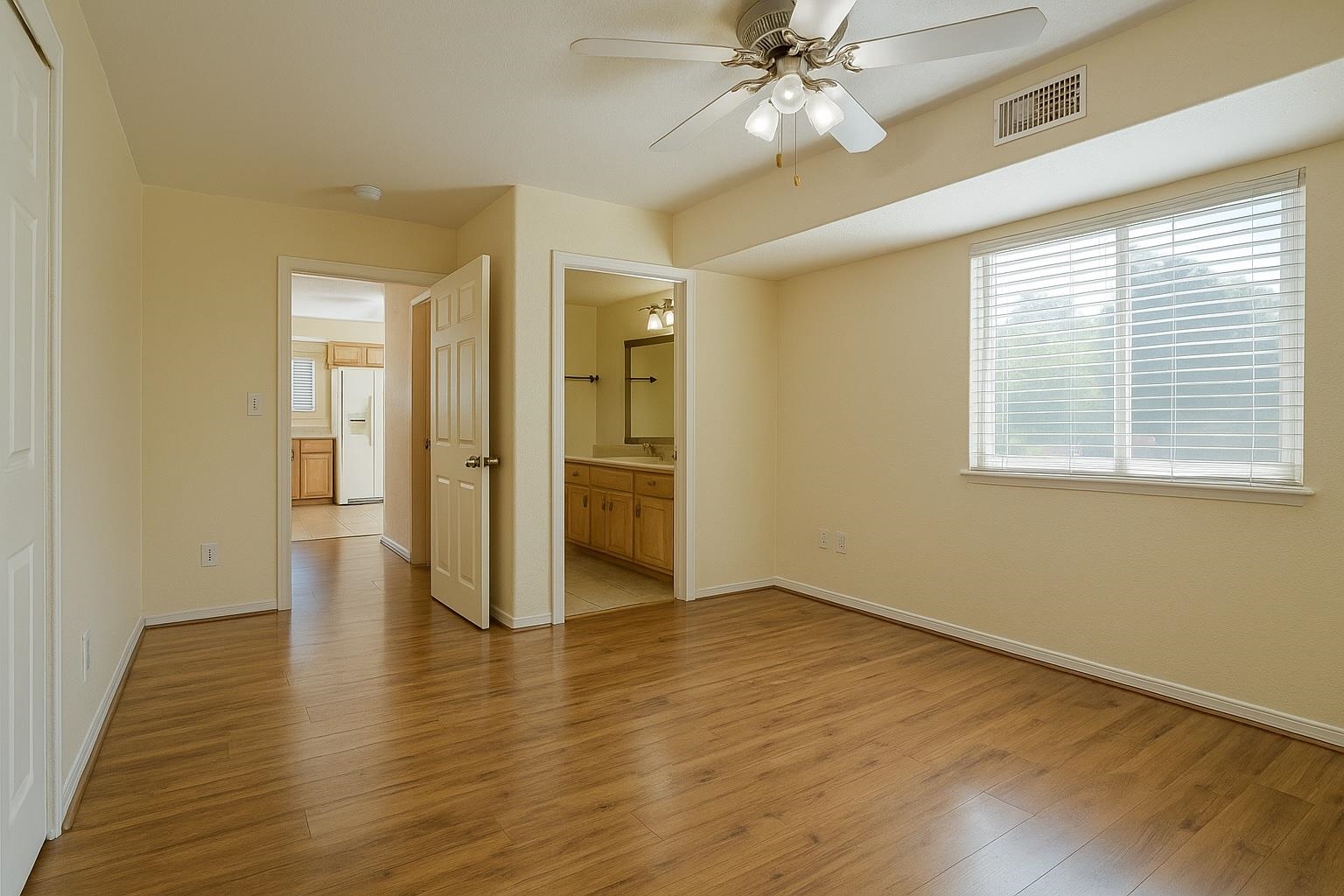 672 Pleasant Court Property Photo 8