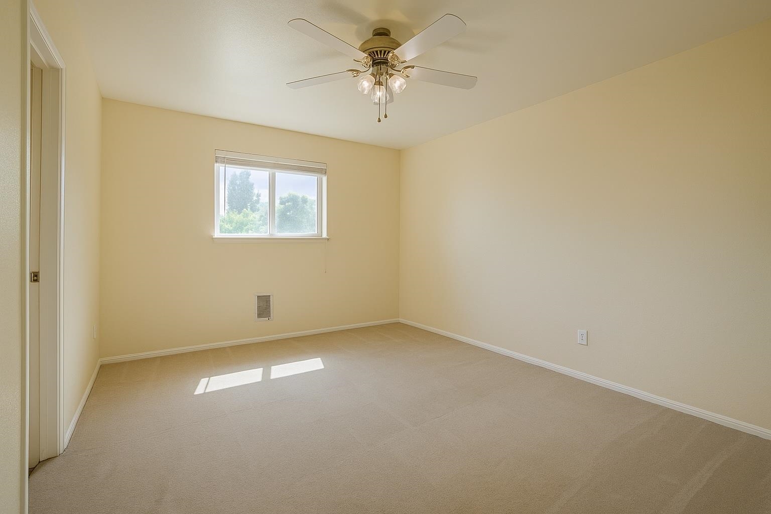 672 Pleasant Court Property Photo 13