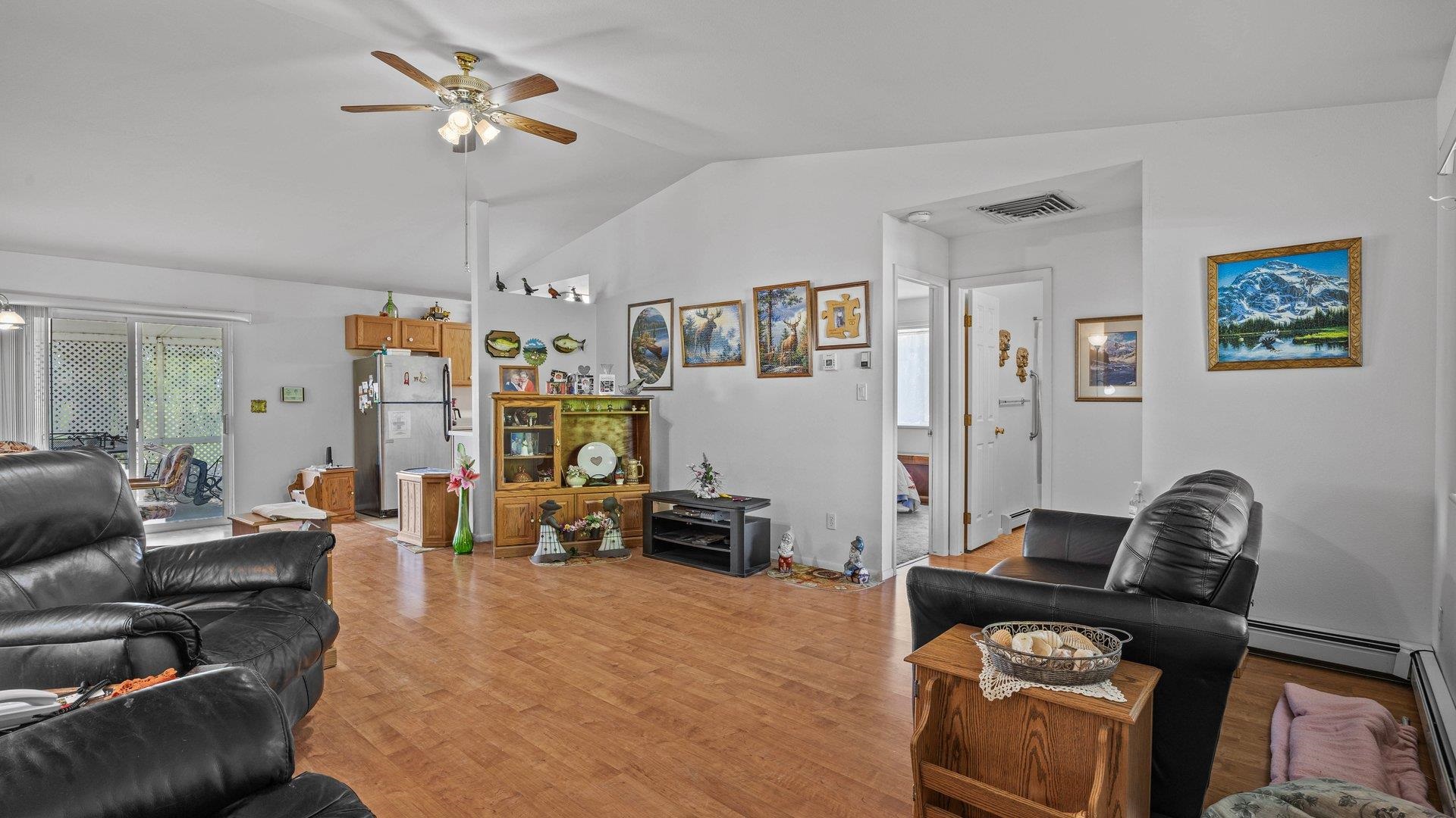 469 Seckel Street Property Photo 7
