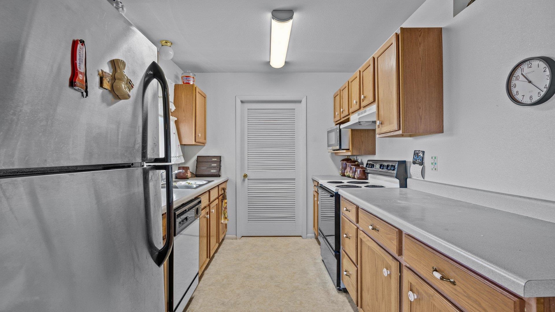 469 Seckel Street Property Photo 8