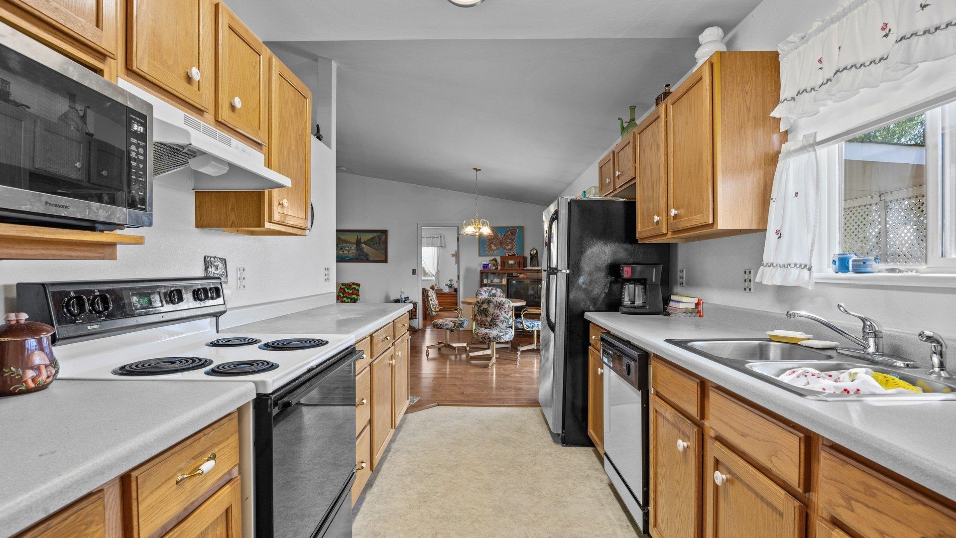 469 Seckel Street Property Photo 9