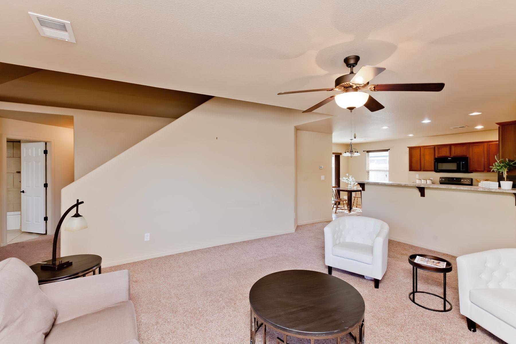 458 1/2 Davis Road Property Photo 5