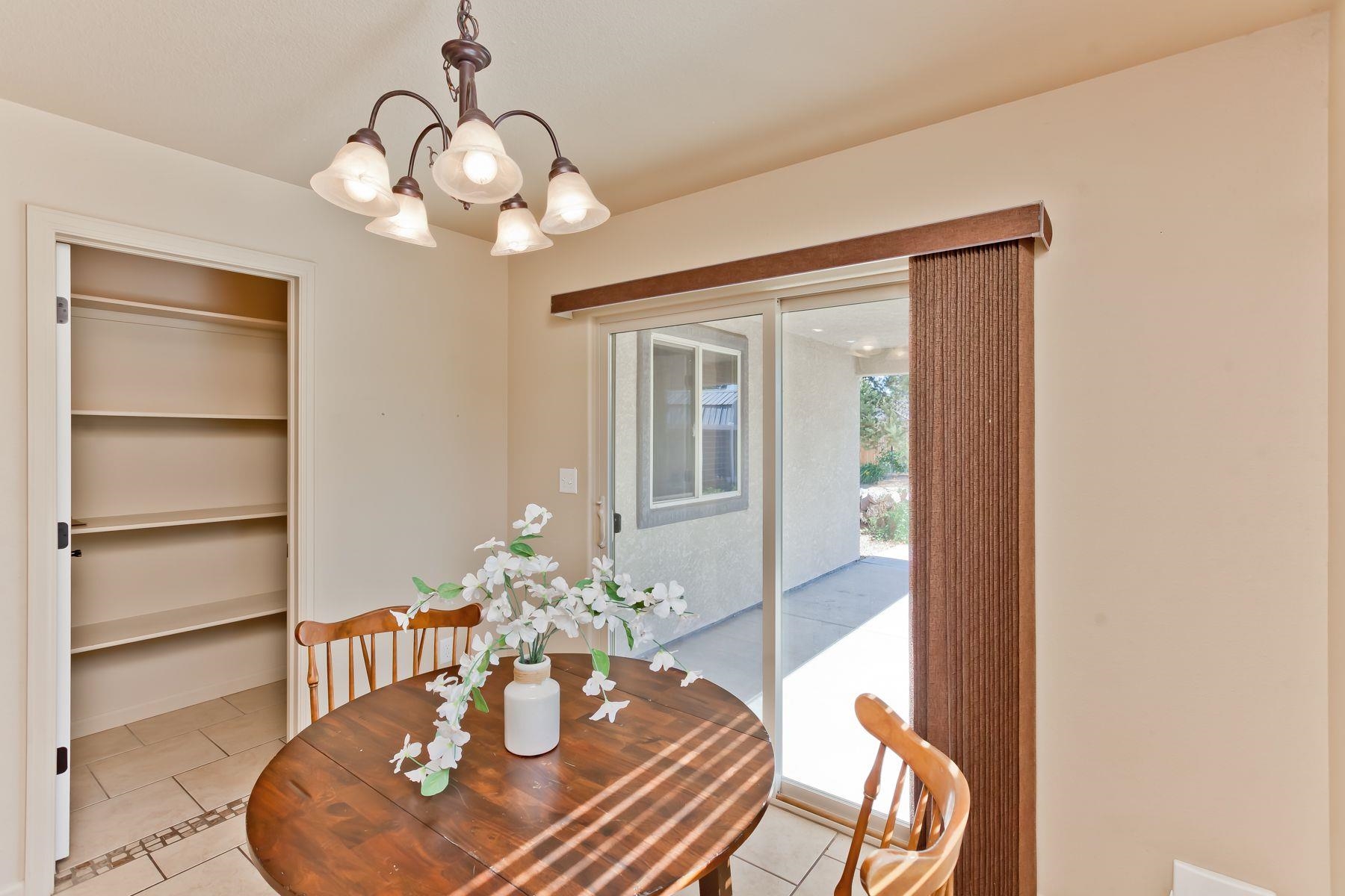 458 1/2 Davis Road Property Photo 13