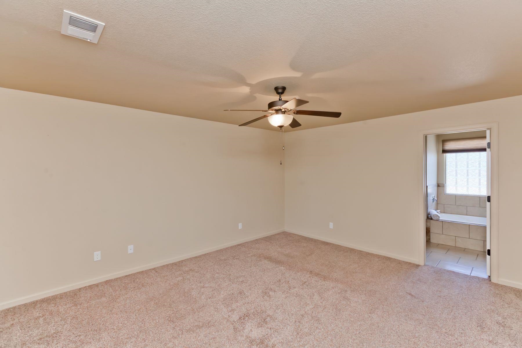 458 1/2 Davis Road Property Photo 14
