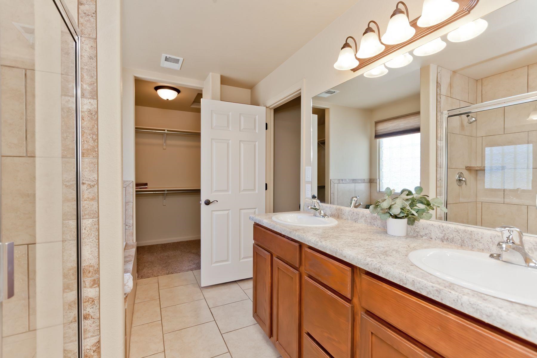 458 1/2 Davis Road Property Photo 19