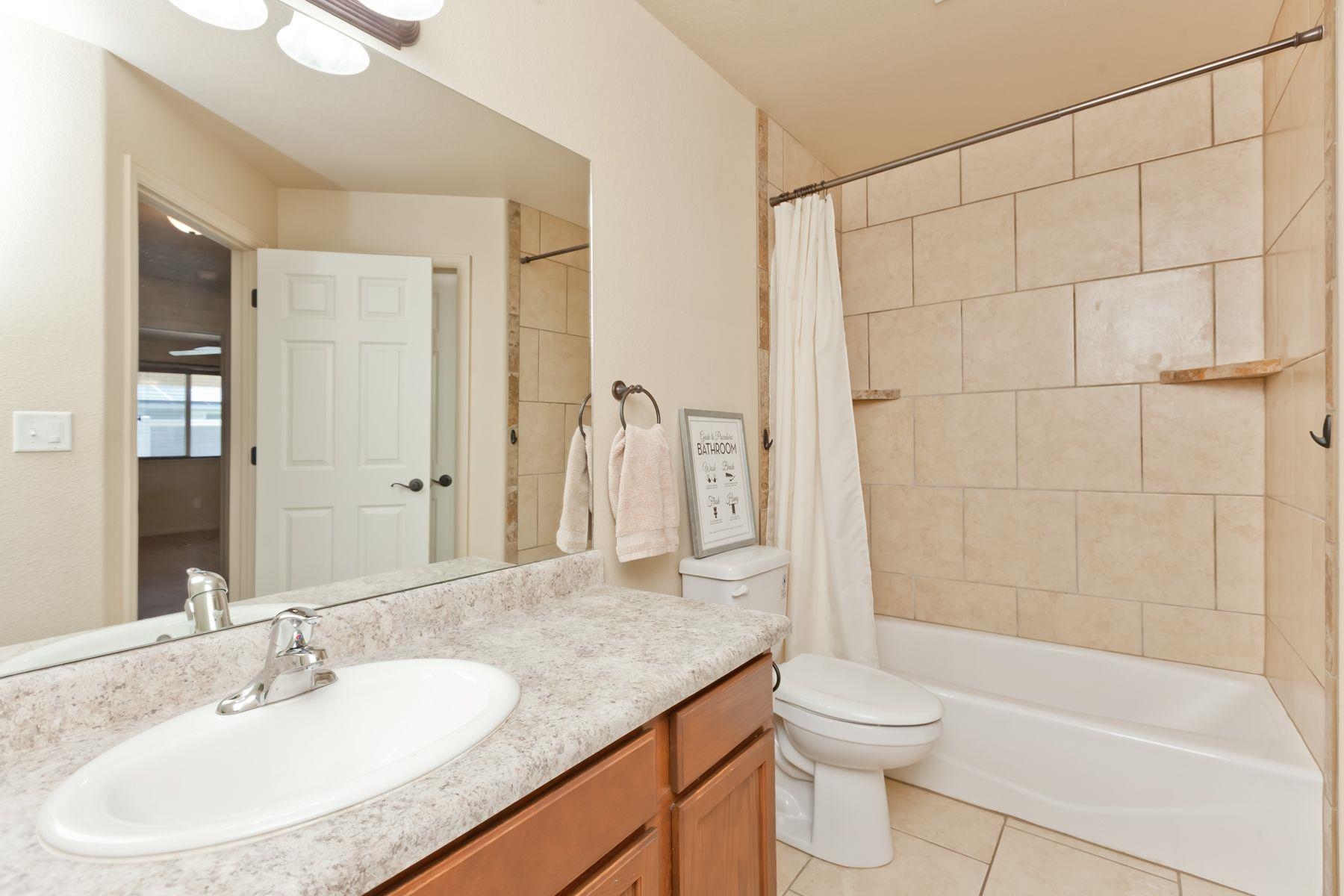 458 1/2 Davis Road Property Photo 25