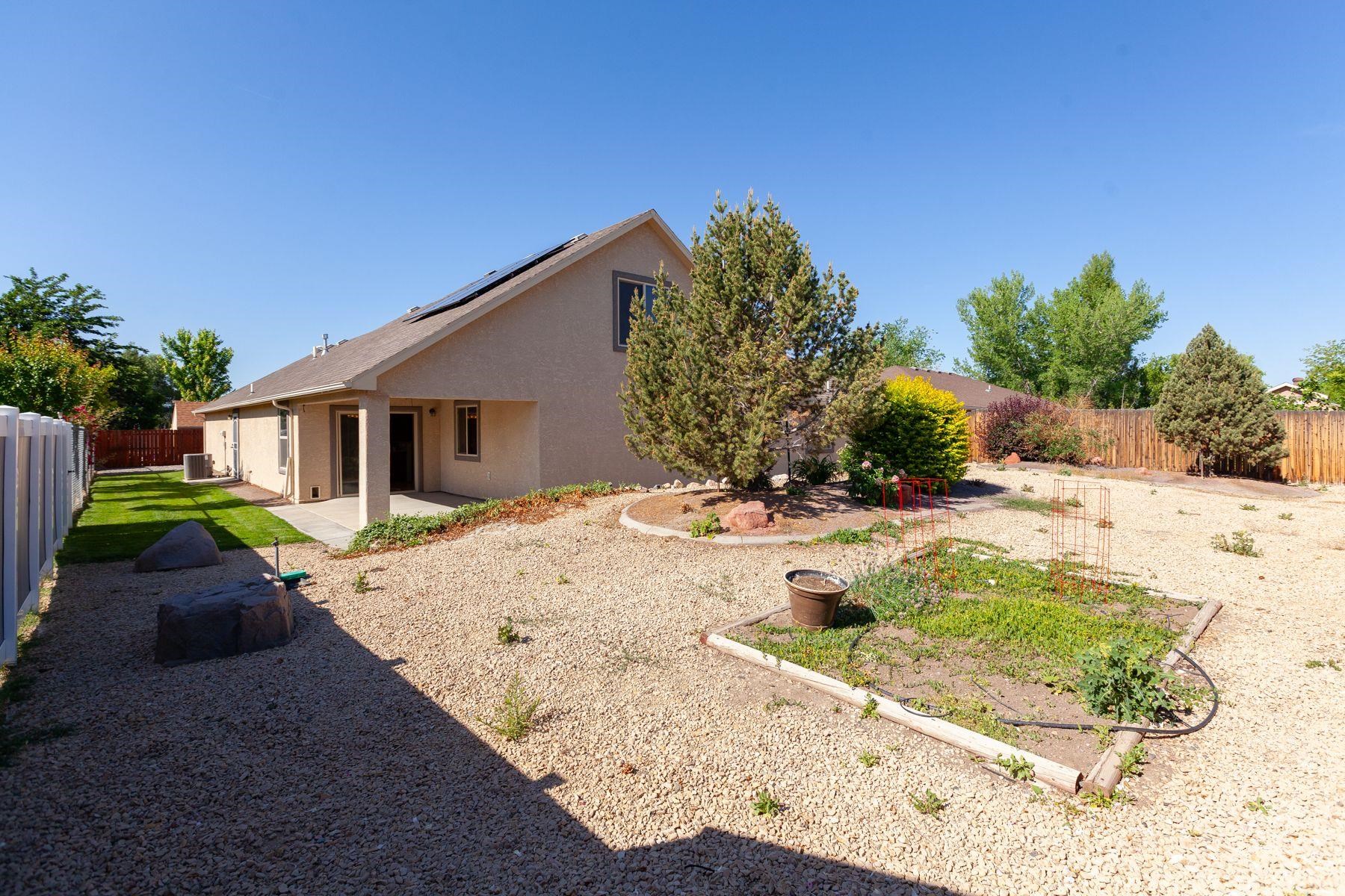 458 1/2 Davis Road Property Photo 35