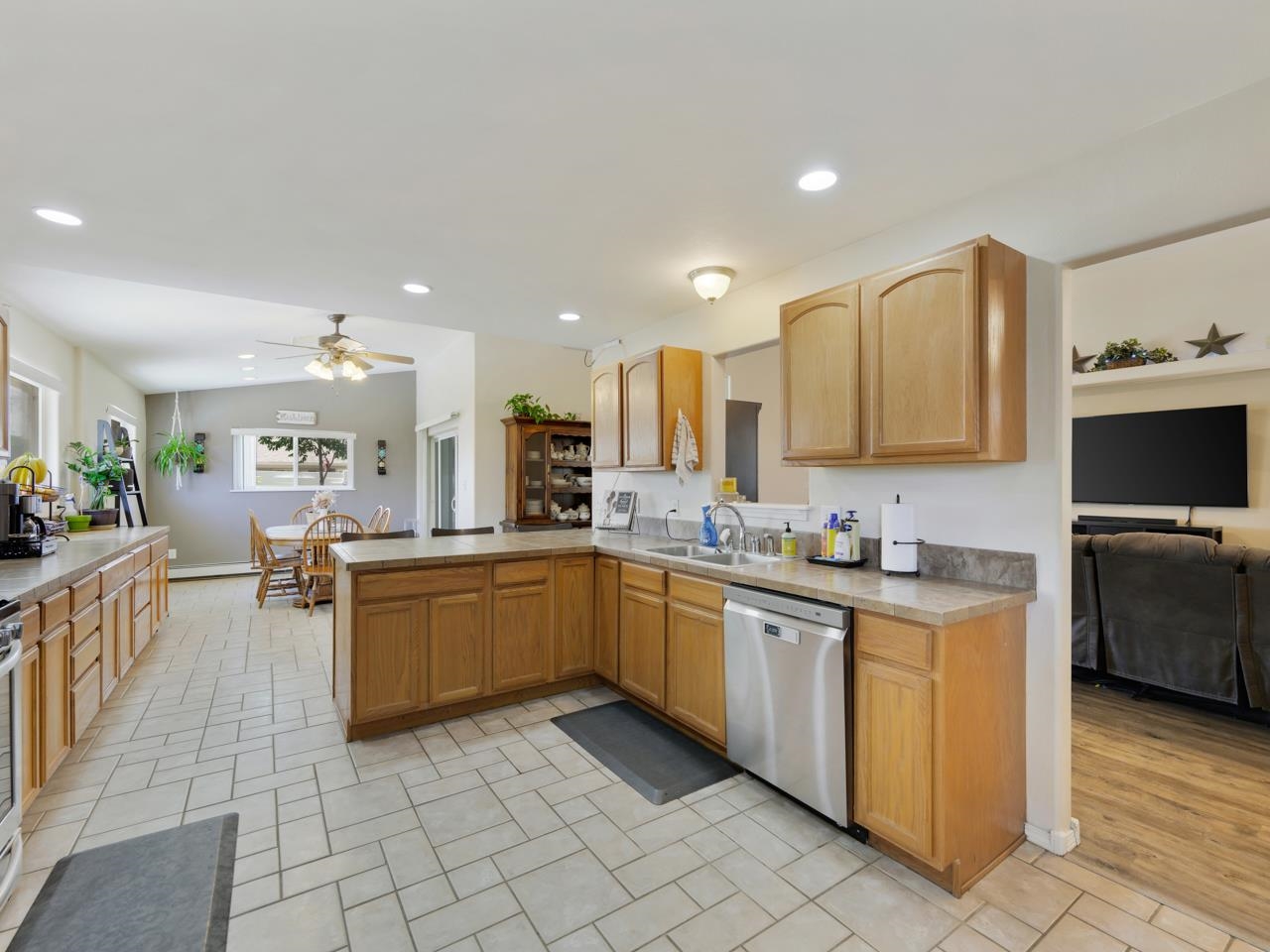 219 Mansfield Court Property Photo 12