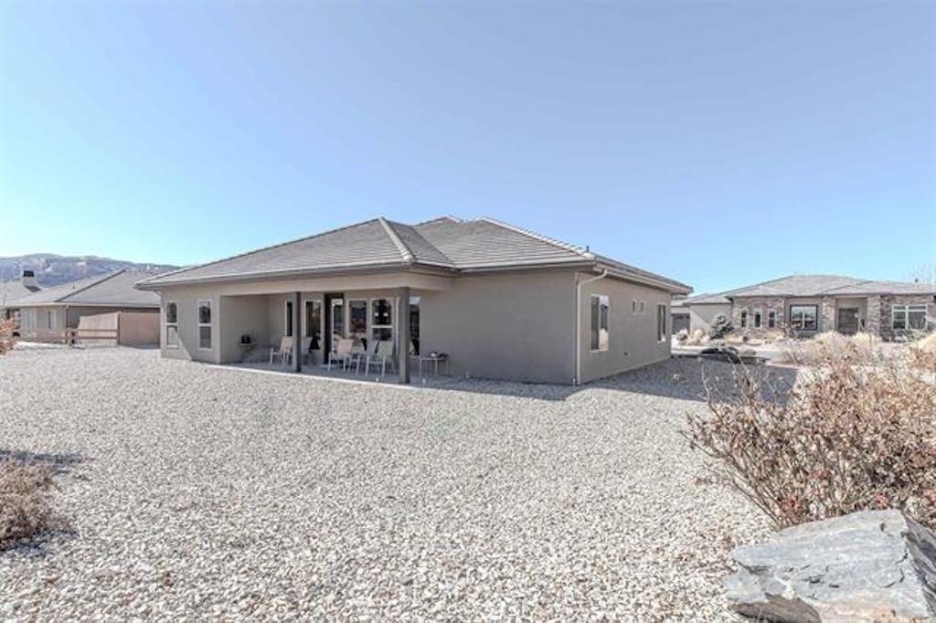 1326 Fairway Drive Property Photo 4