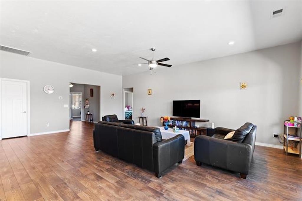 1326 Fairway Drive Property Photo 8