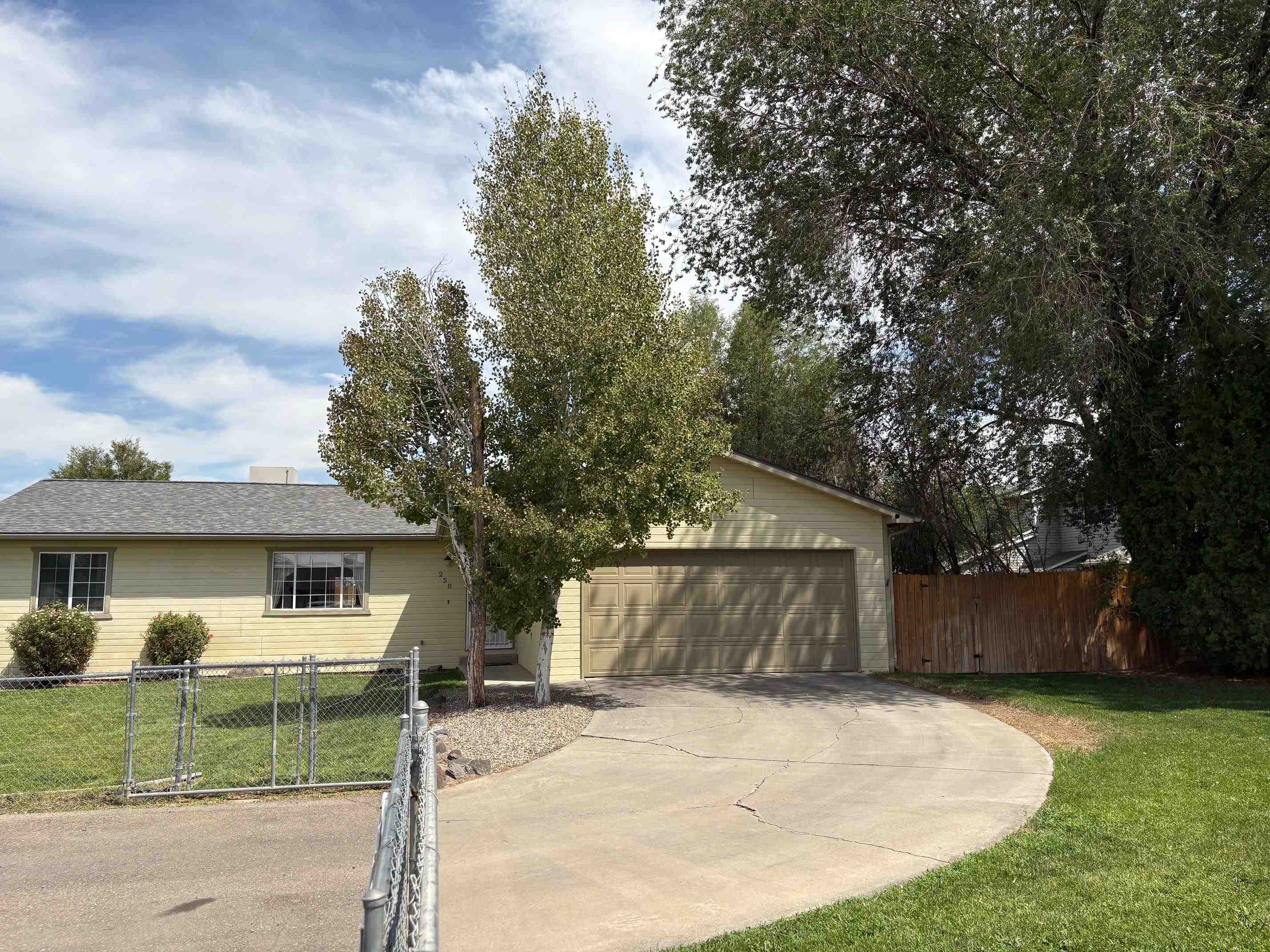 258 Carriage Court Property Photo 1
