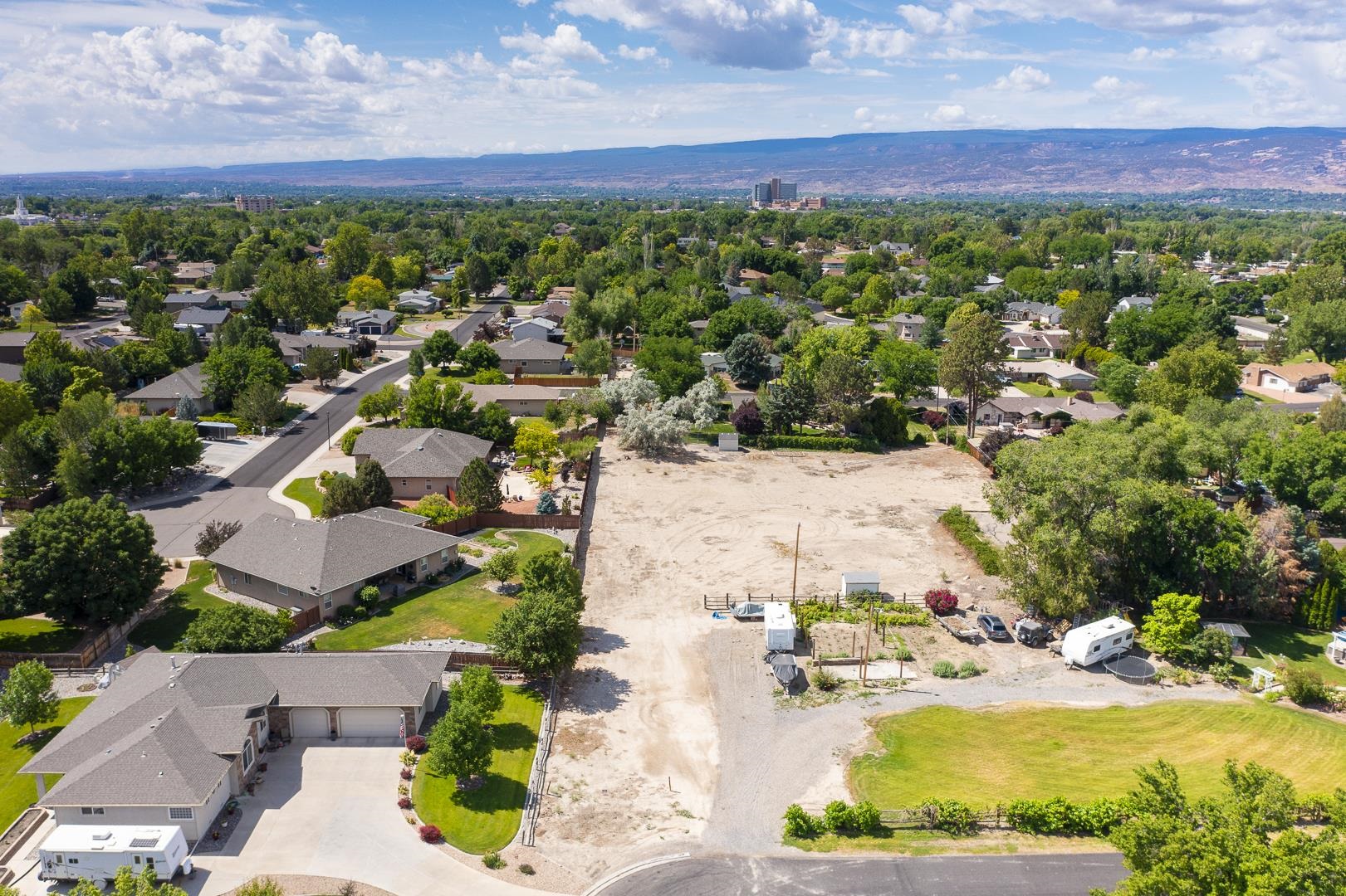 2663 G 3/8 Road Property Photo 2