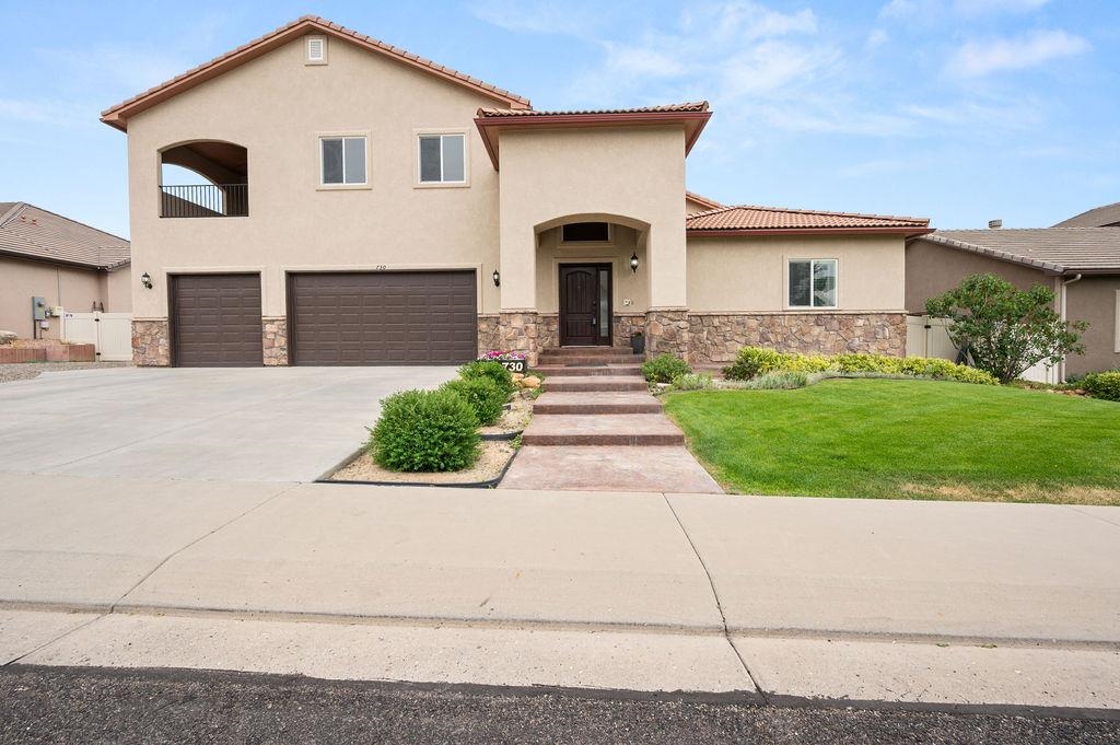 730 Egret Circle Property Photo 1