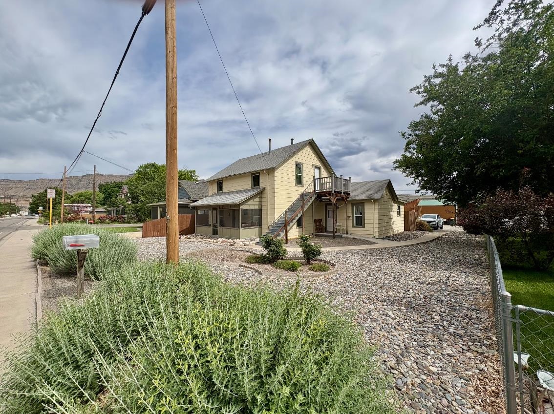 309 1st Street Property Photo 1