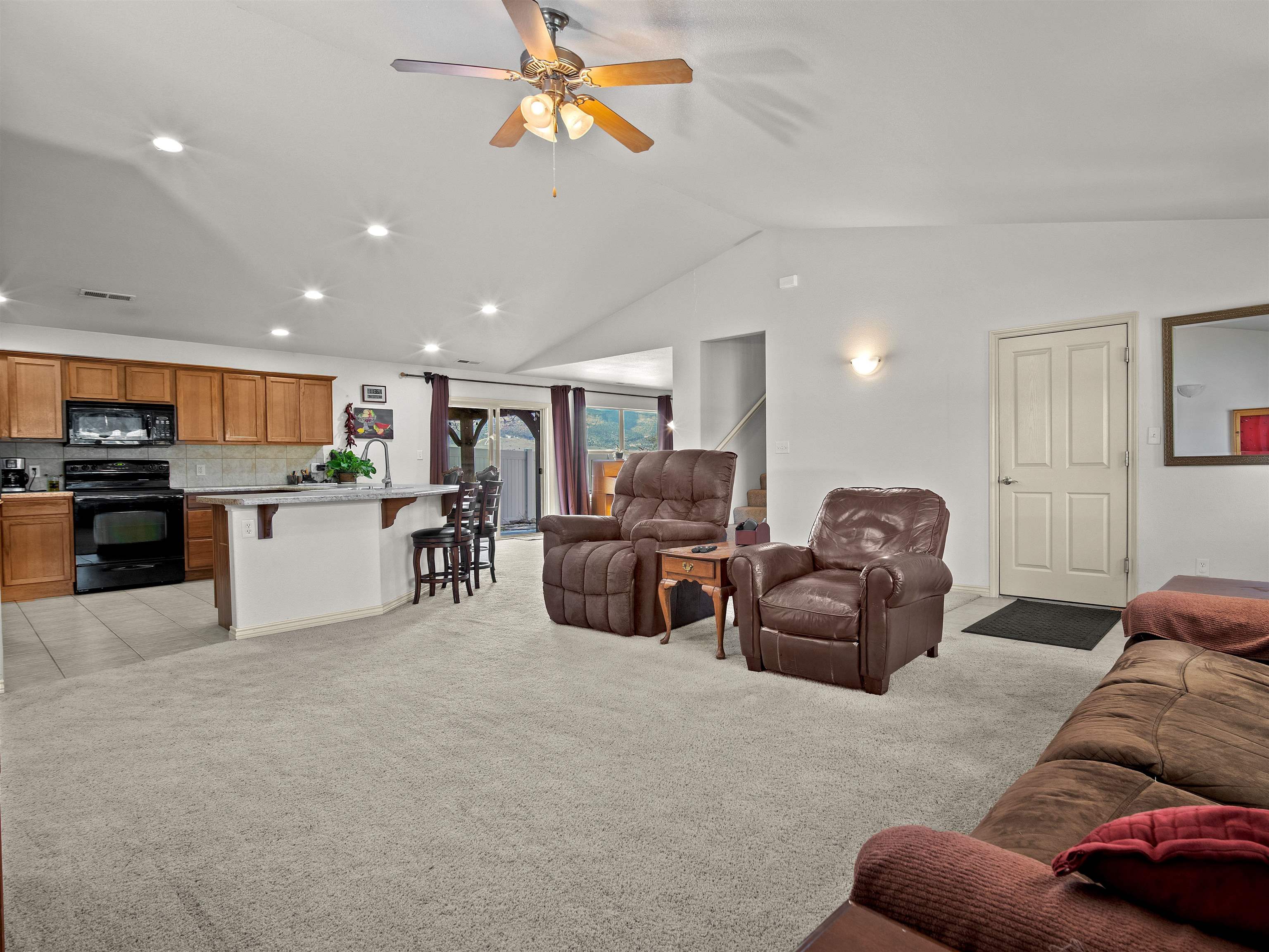 908 Kaley Street Property Photo 7