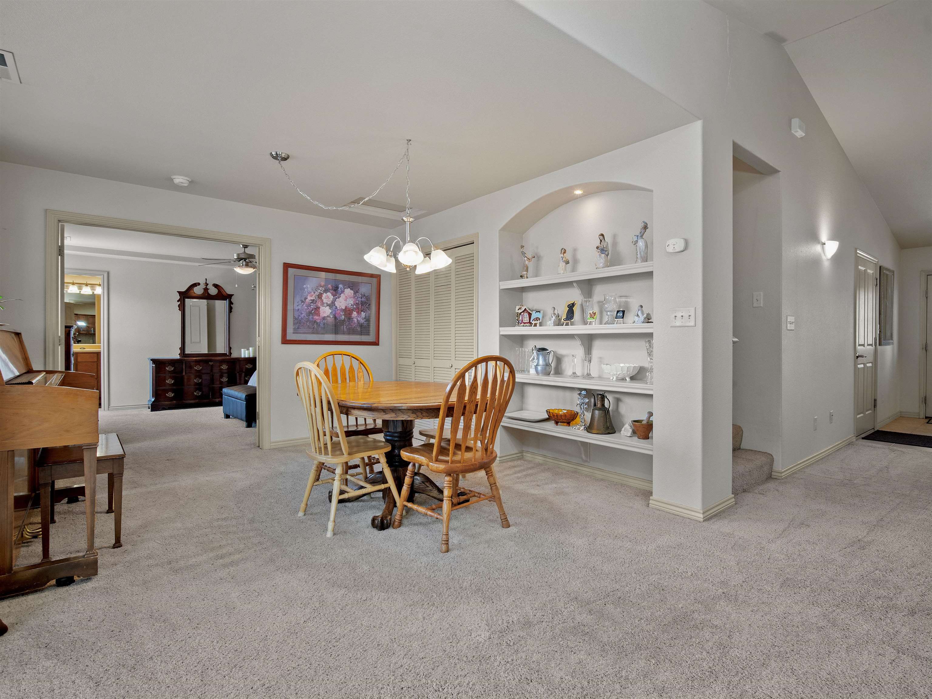908 Kaley Street Property Photo 14