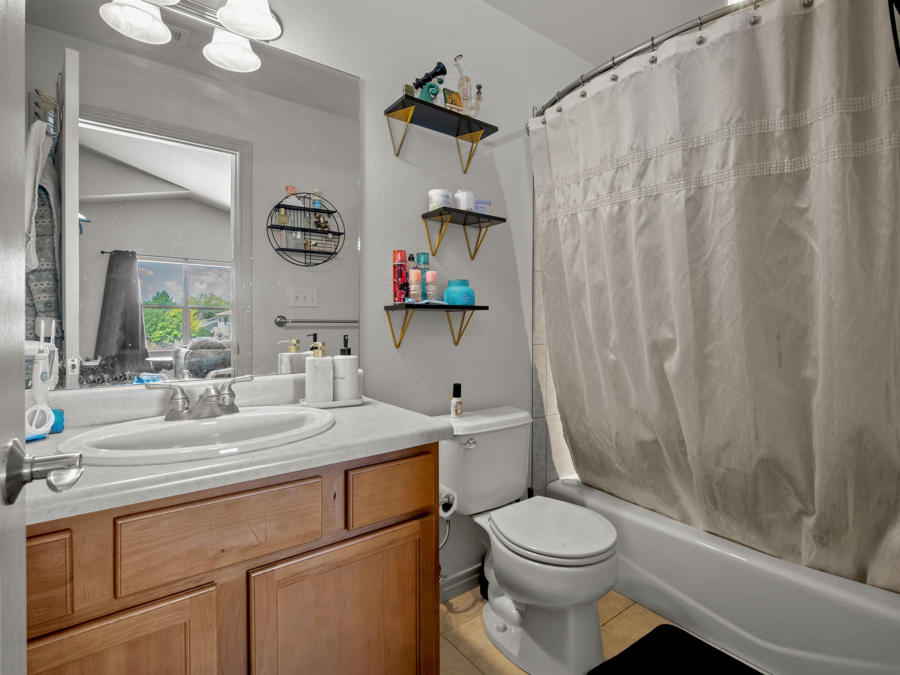908 Kaley Street Property Photo 28