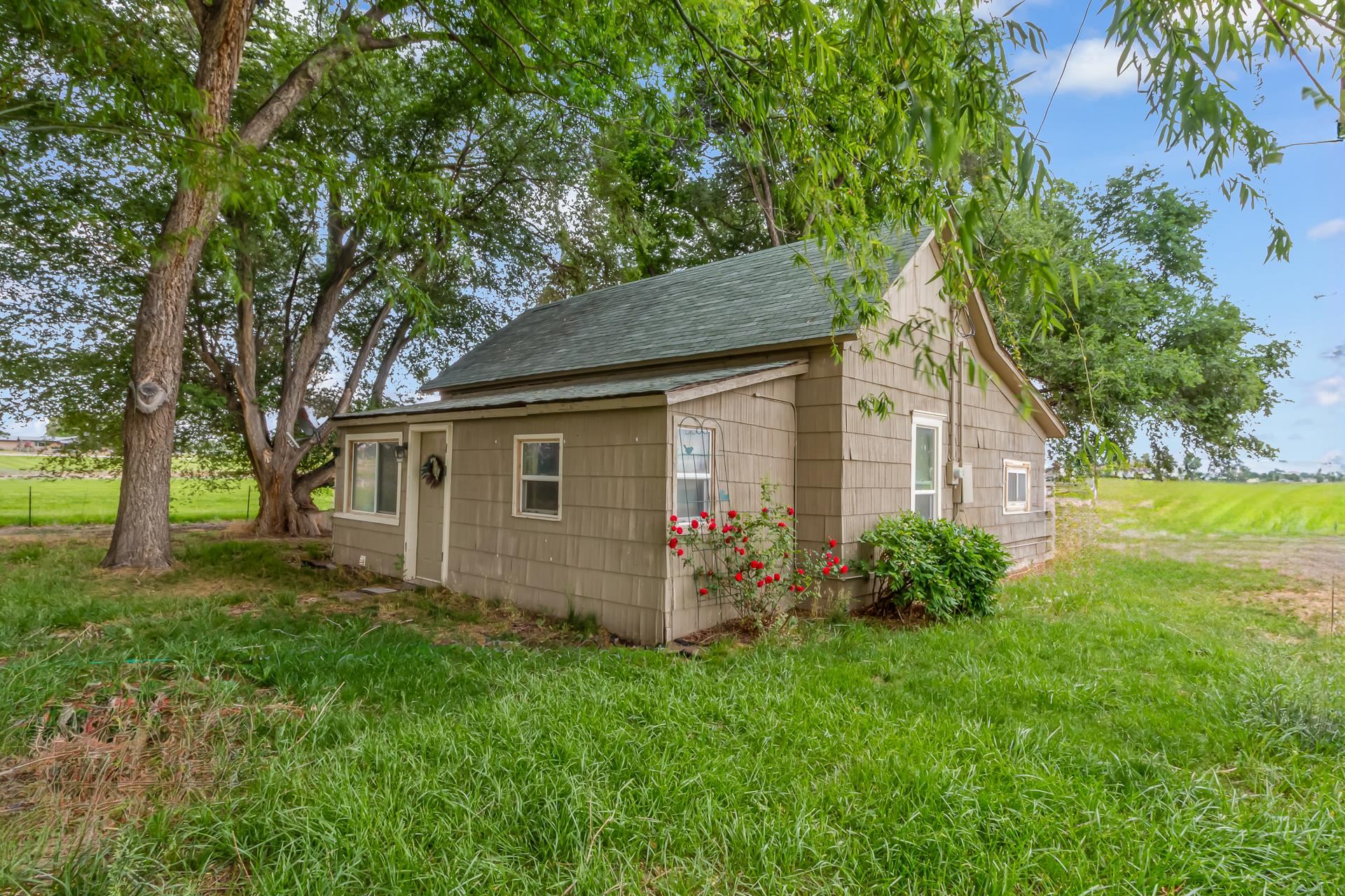 1710 M Road Property Photo 1