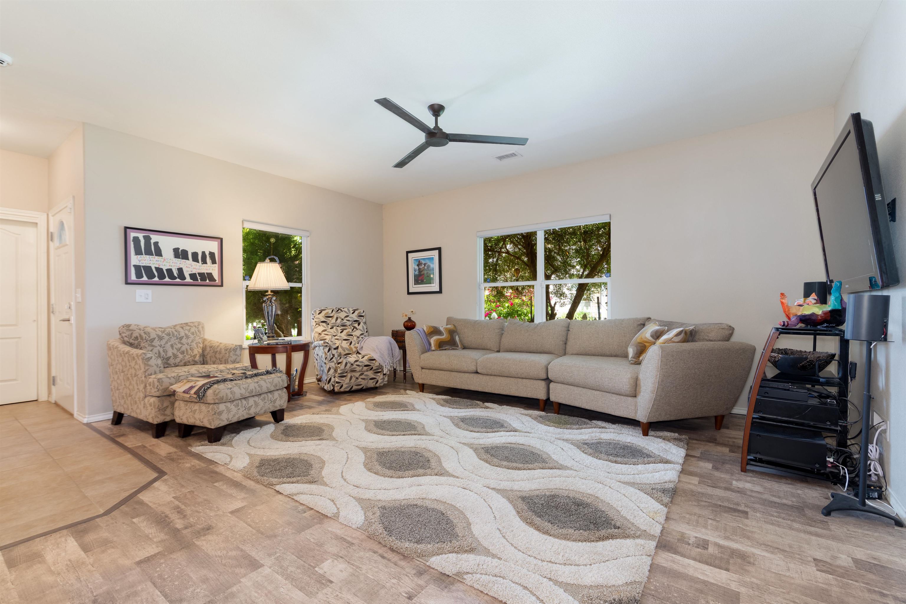 578 1/2 Willoughby Street Property Photo 2