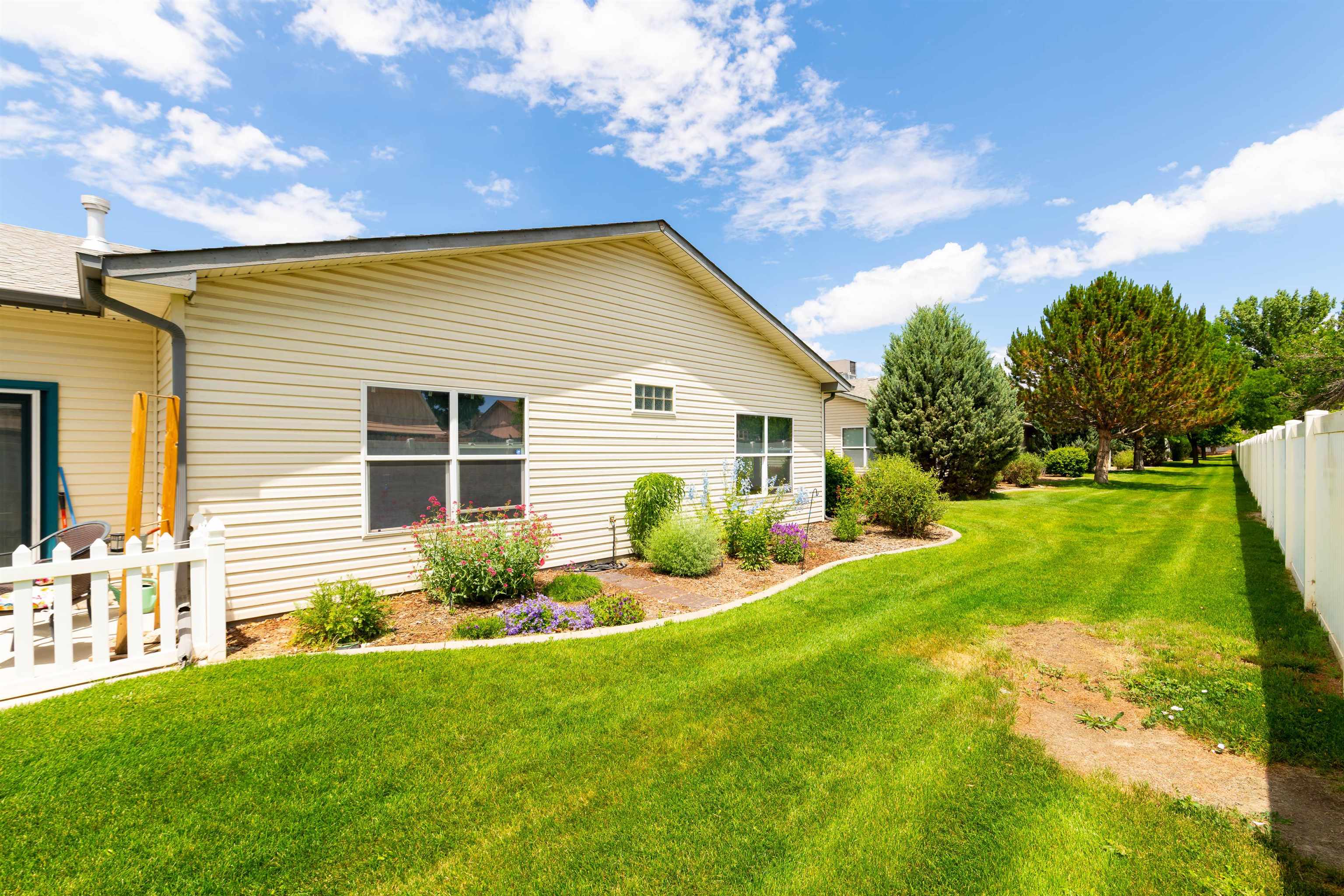 578 1/2 Willoughby Street Property Photo 24