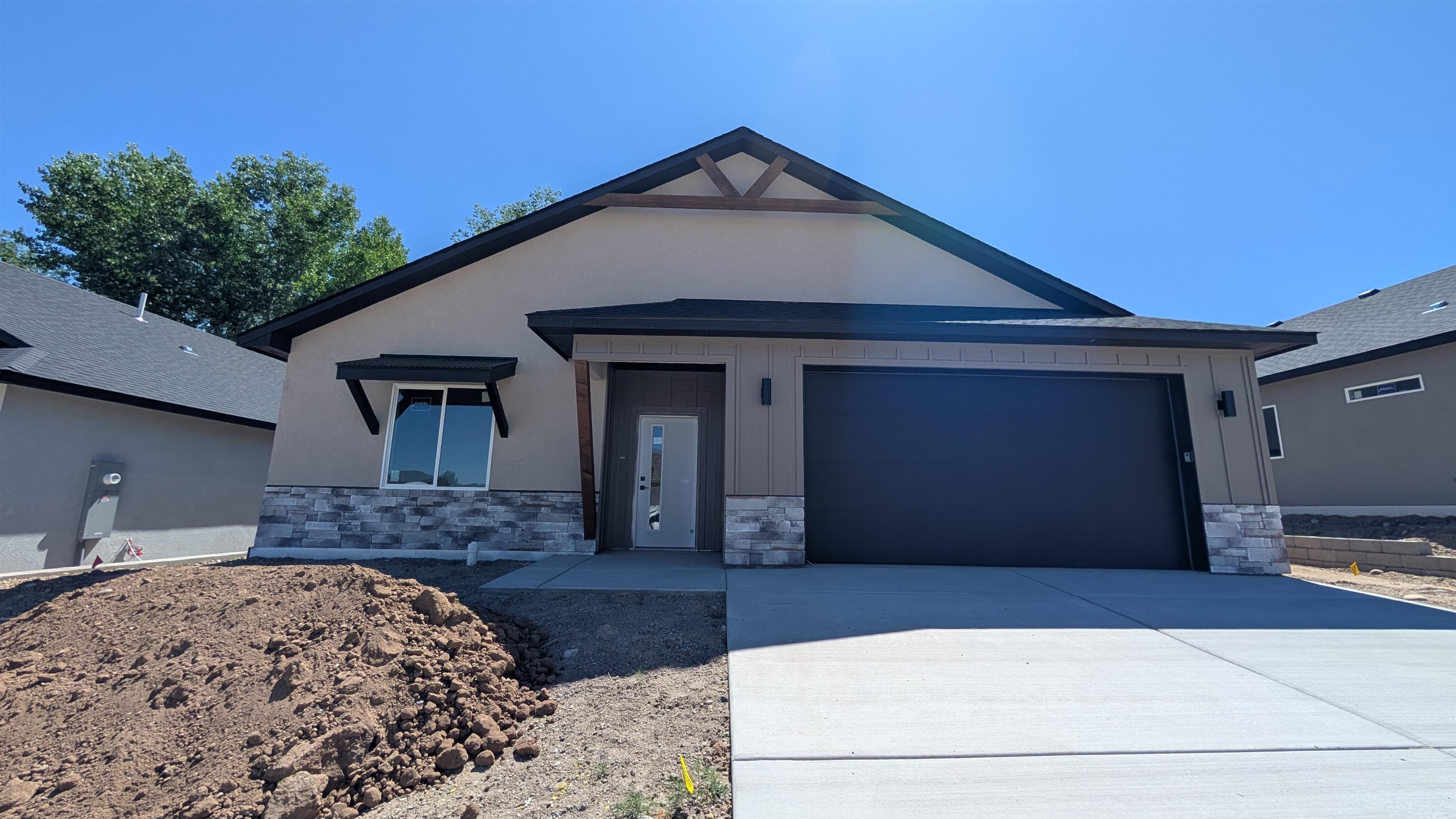 252 Brooke Lane Property Photo 1