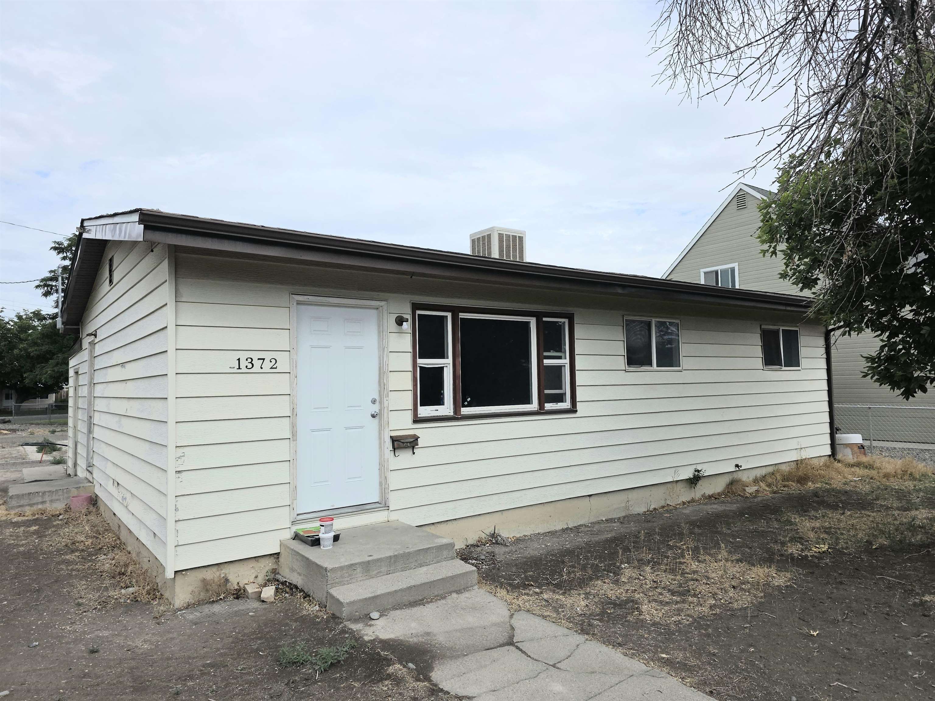 1372 N 25th Street Property Photo 1