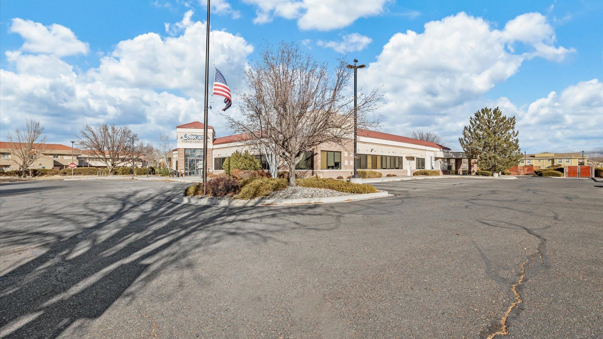 516 28 Road Property Photo 4