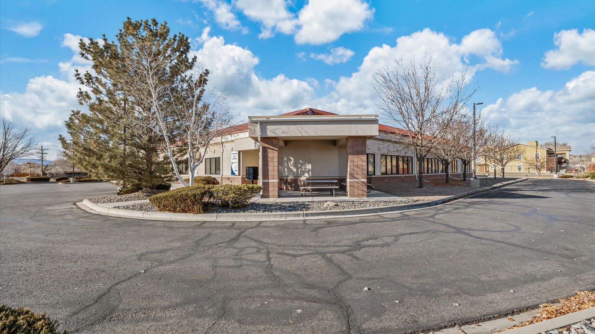 516 28 Road Property Photo 8