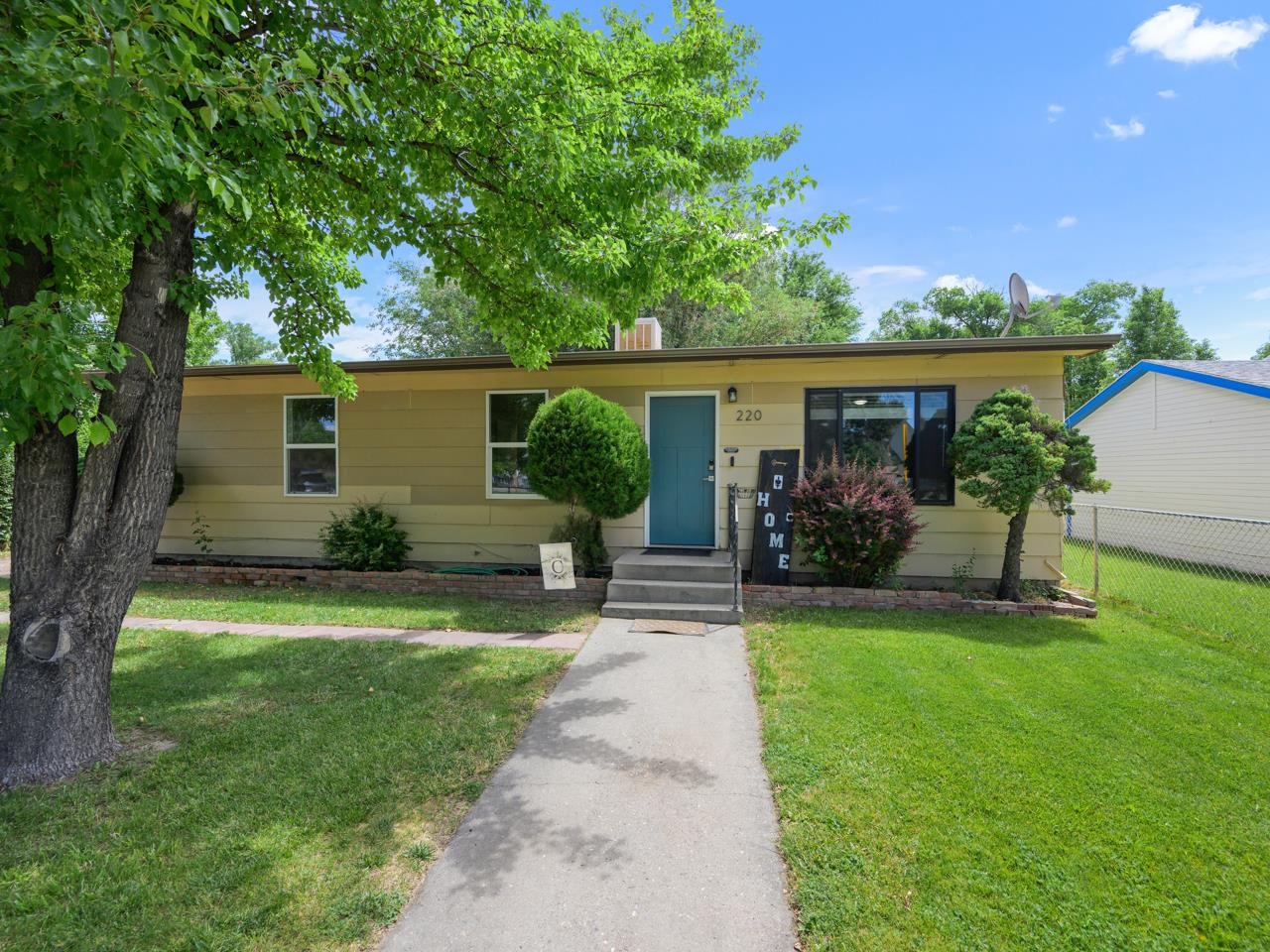 220 S Maple Street Property Photo 1