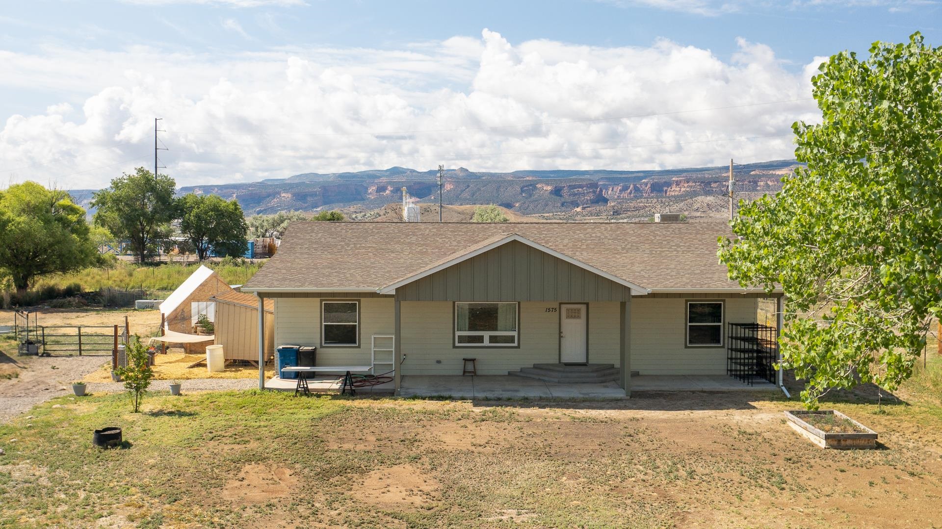 1575 S Eden Drive Property Photo 1