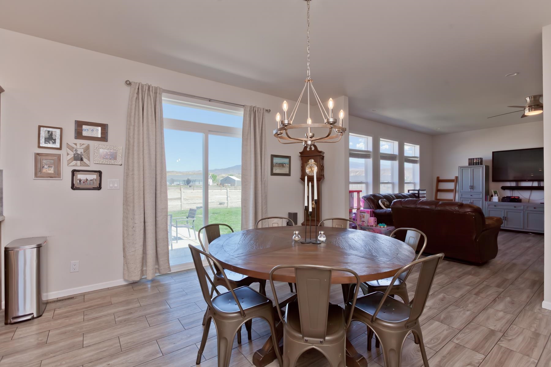 729 Spotted Pony Court Property Photo 13