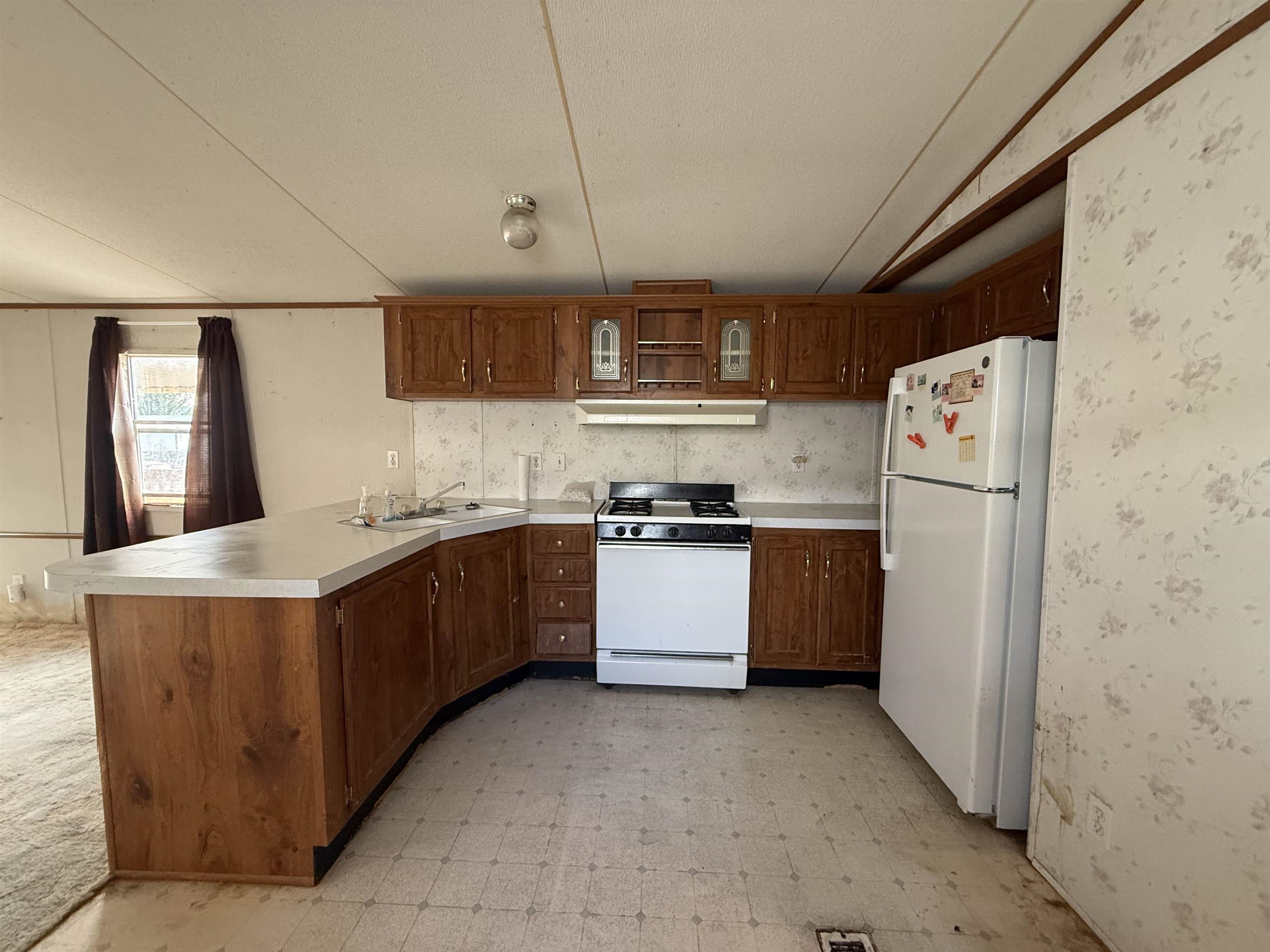 2990 1/2 Globe Willow Avenue Property Photo 5