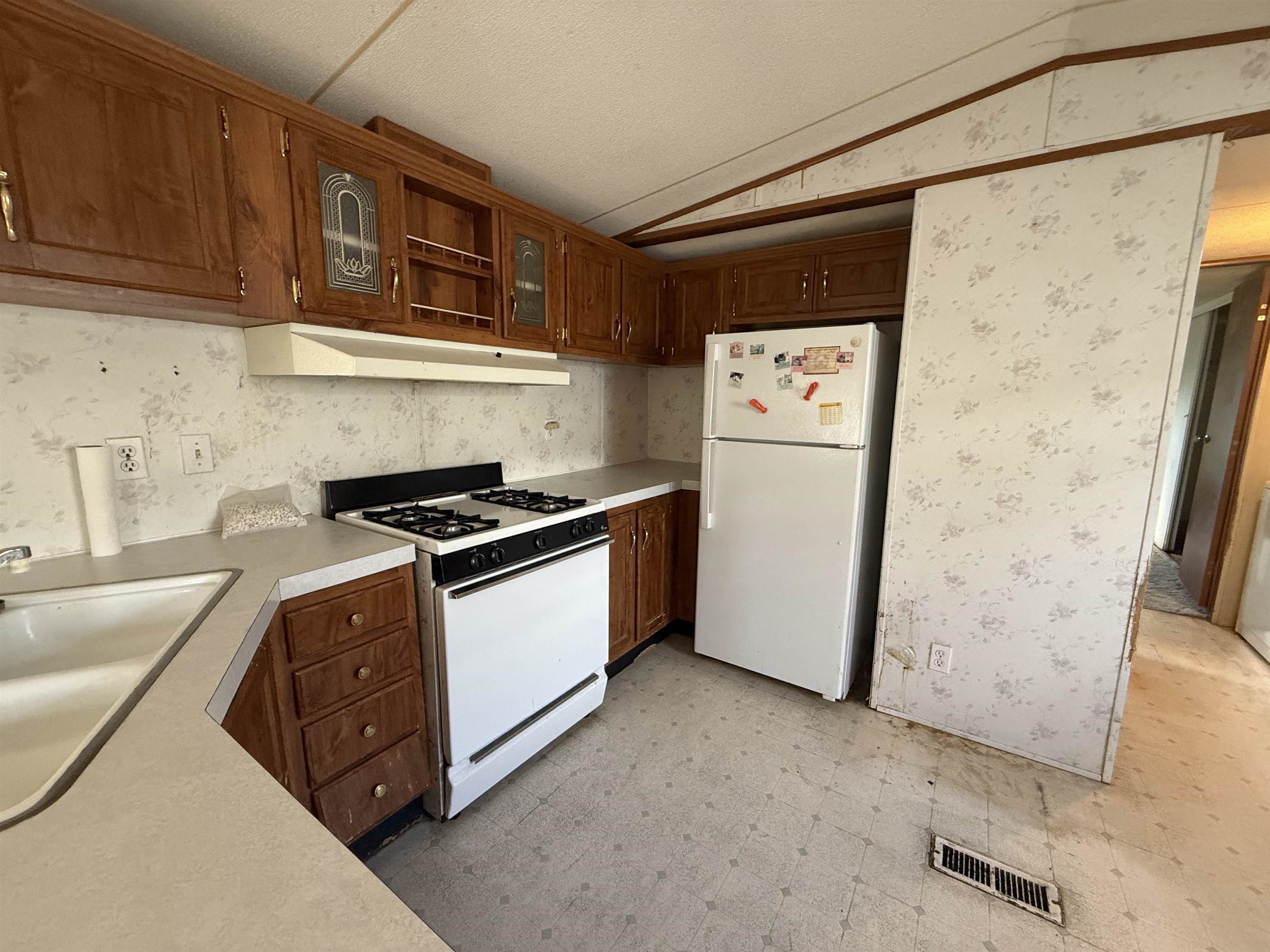 2990 1/2 Globe Willow Avenue Property Photo 6