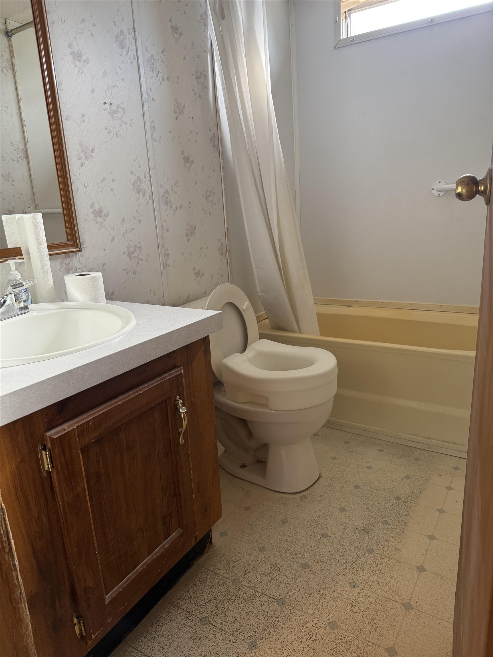 2990 1/2 Globe Willow Avenue Property Photo 8