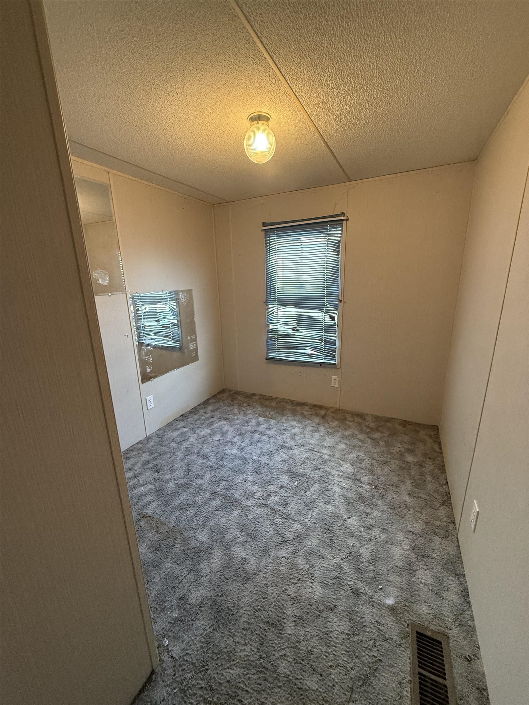 2990 1/2 Globe Willow Avenue Property Photo 11
