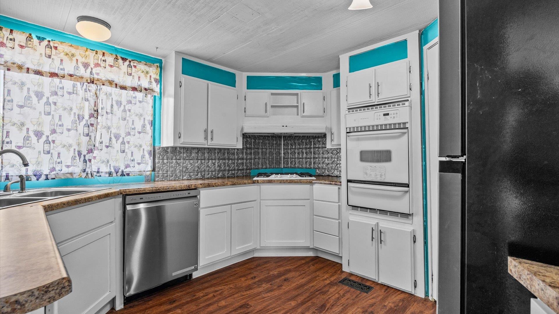 3065 Thrush Drive Property Photo 11