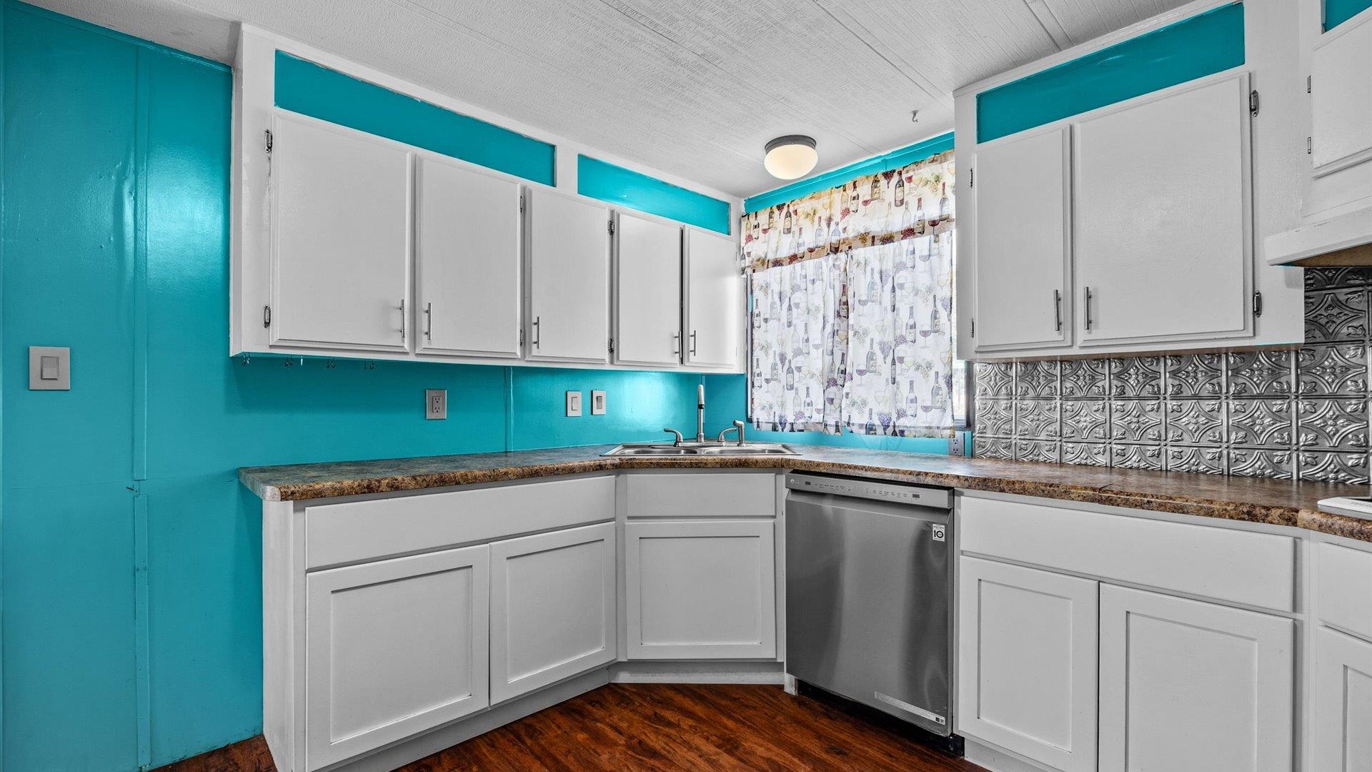 3065 Thrush Drive Property Photo 12
