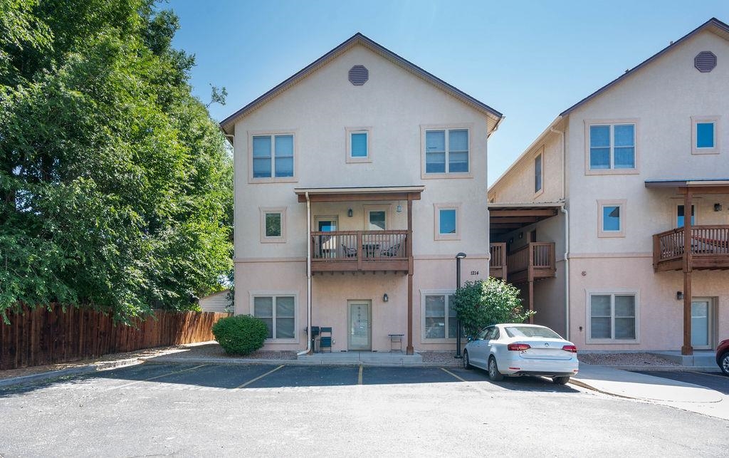 1214 Walnut Avenue