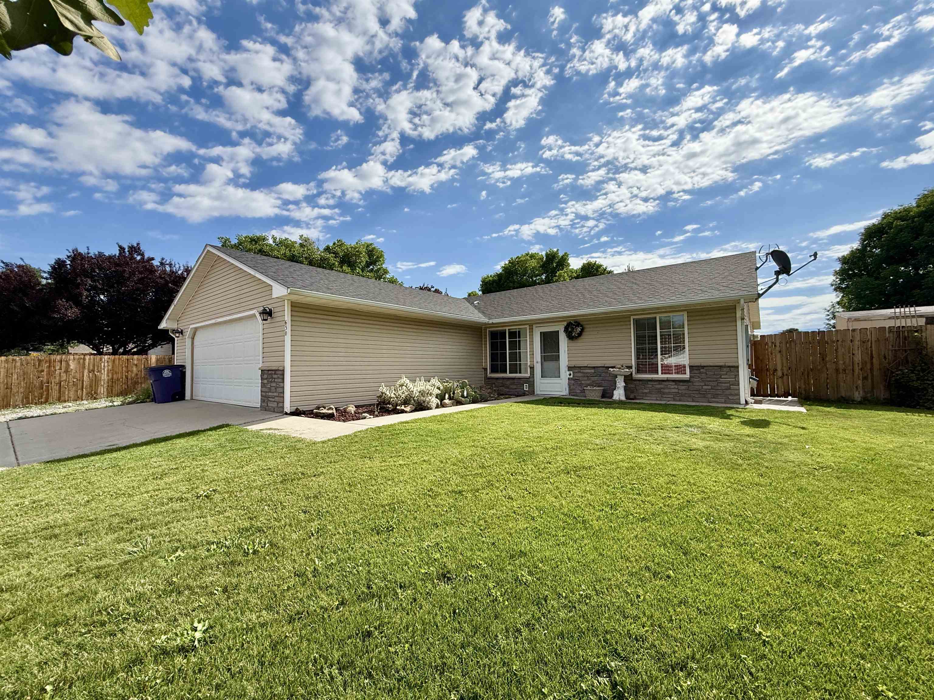 630 Round Table Road Property Photo 1