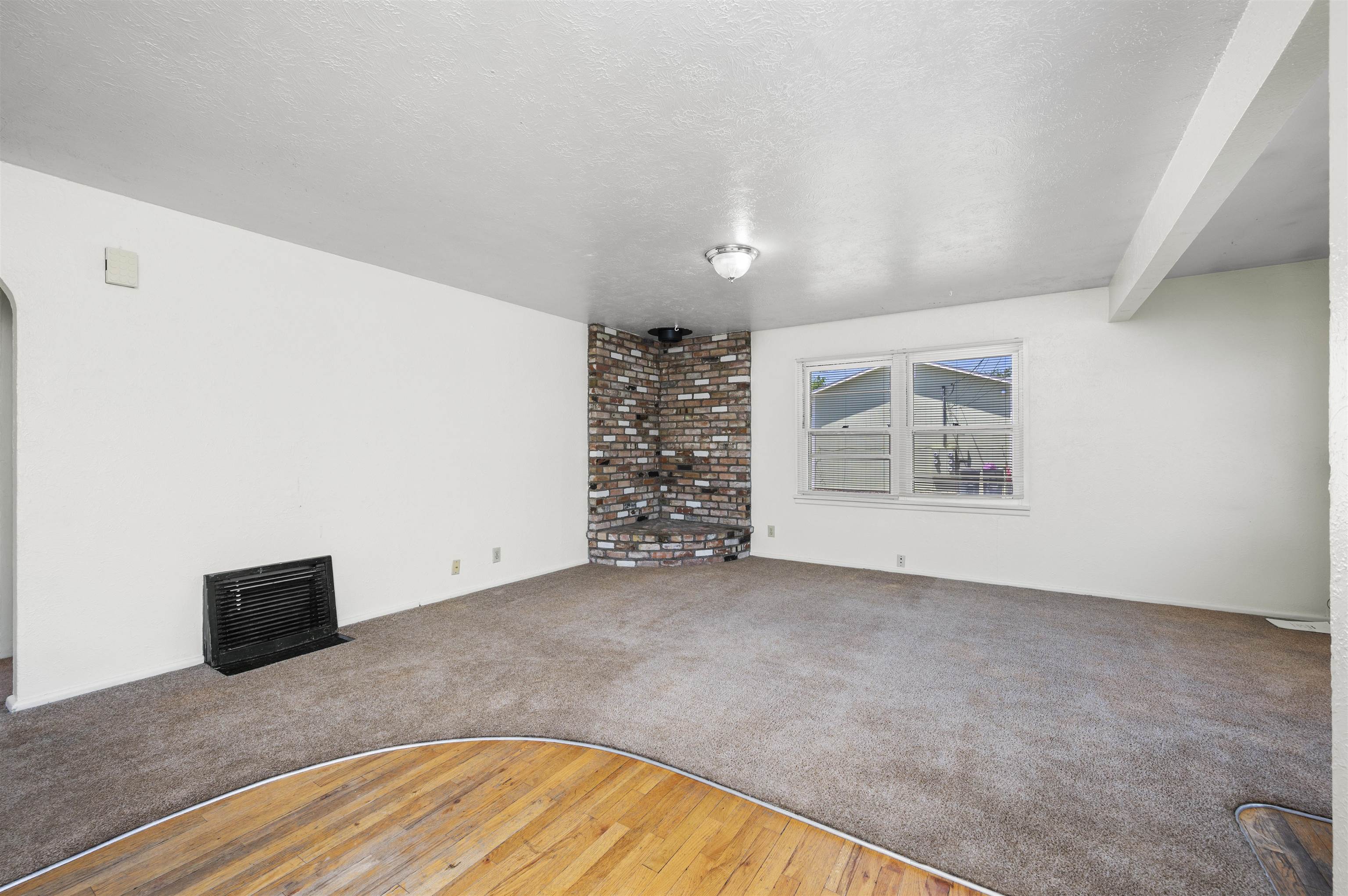1531 Elm Avenue Property Photo 3