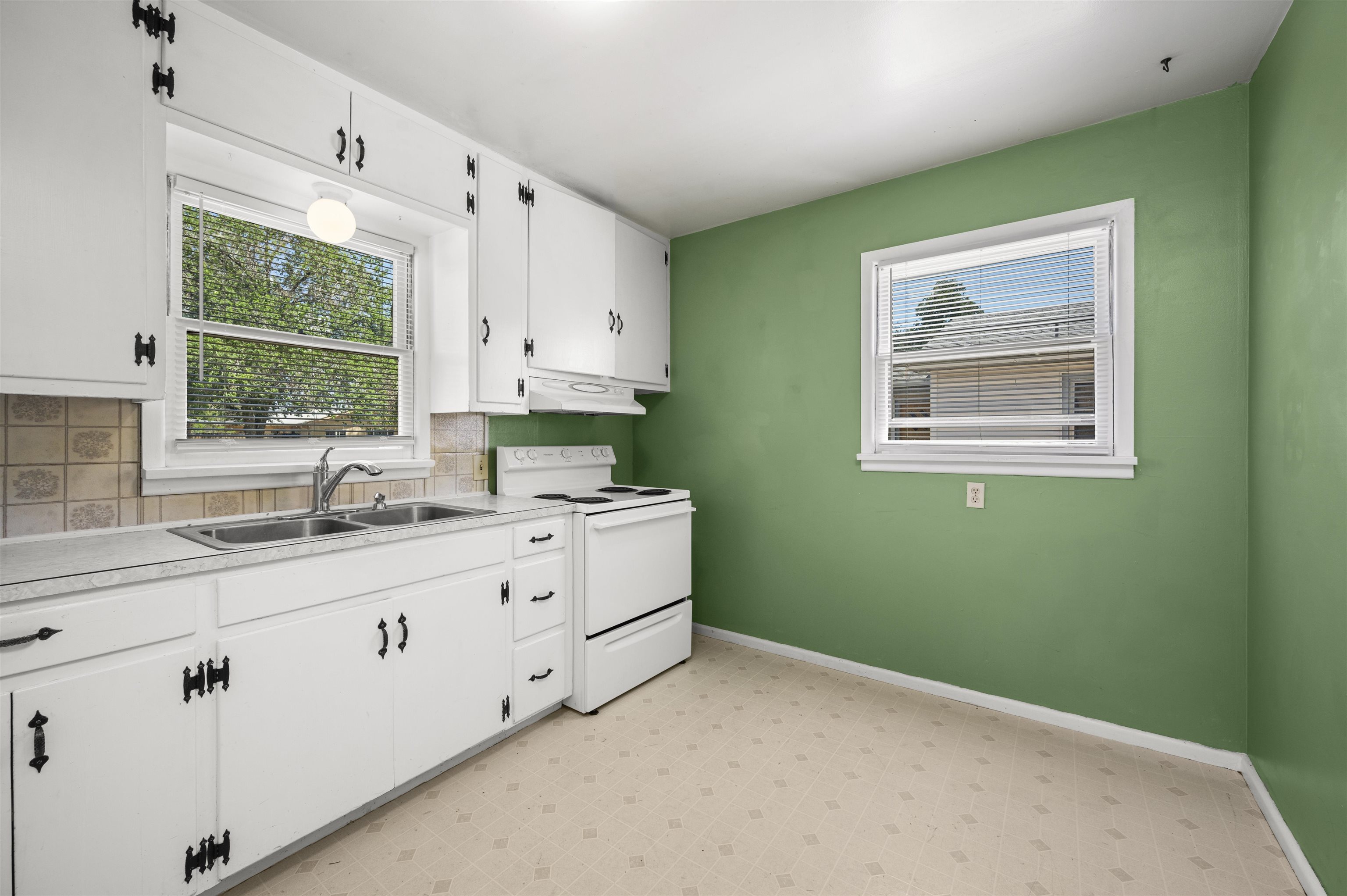 1531 Elm Avenue Property Photo 8